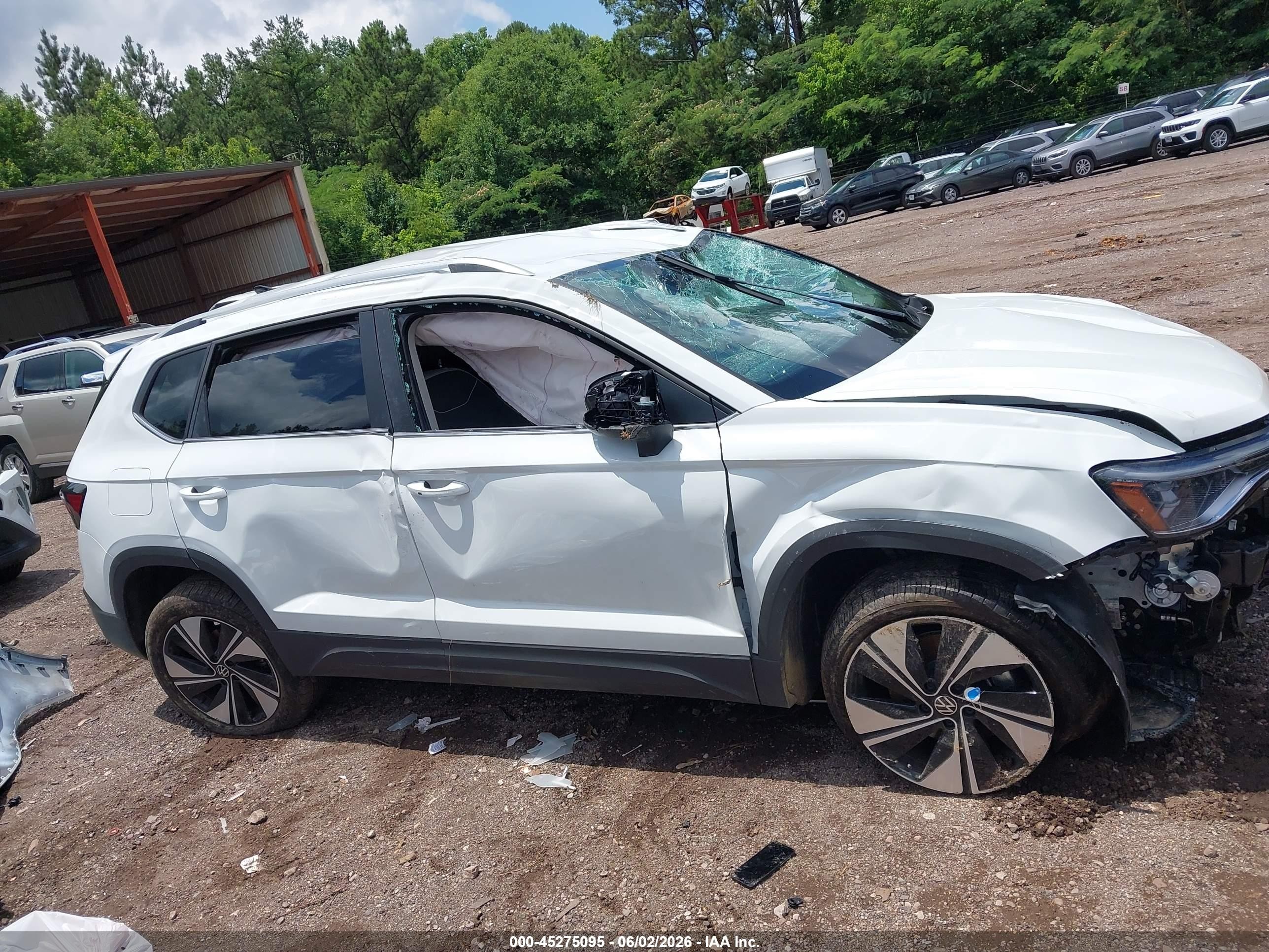 2026 Volkswagen Taos Se White vin: 3VVUC7B24TM021467