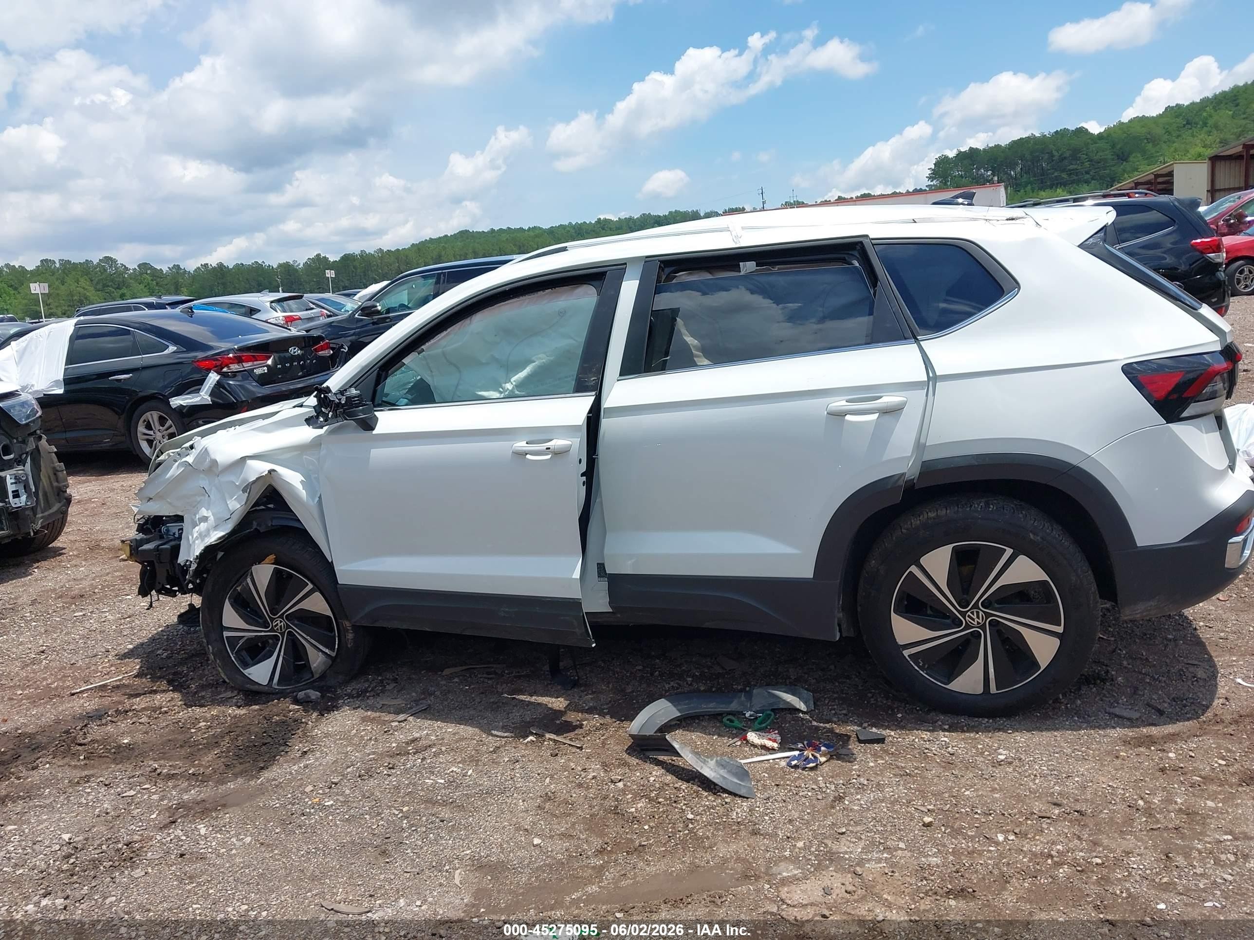2026 Volkswagen Taos Se White vin: 3VVUC7B24TM021467