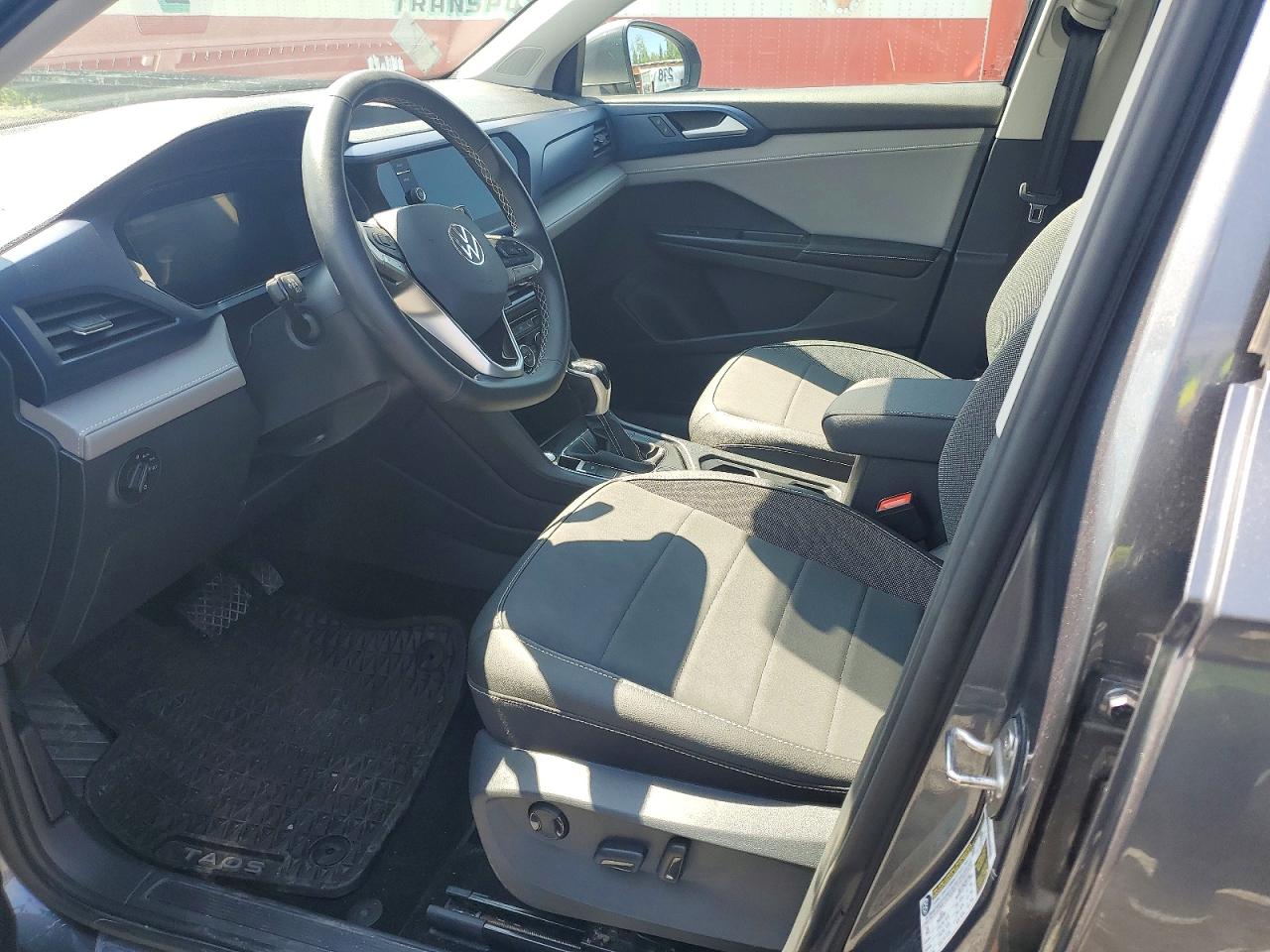 2024 Volkswagen Taos Se Gray vin: 3VVUX7B22RM041987