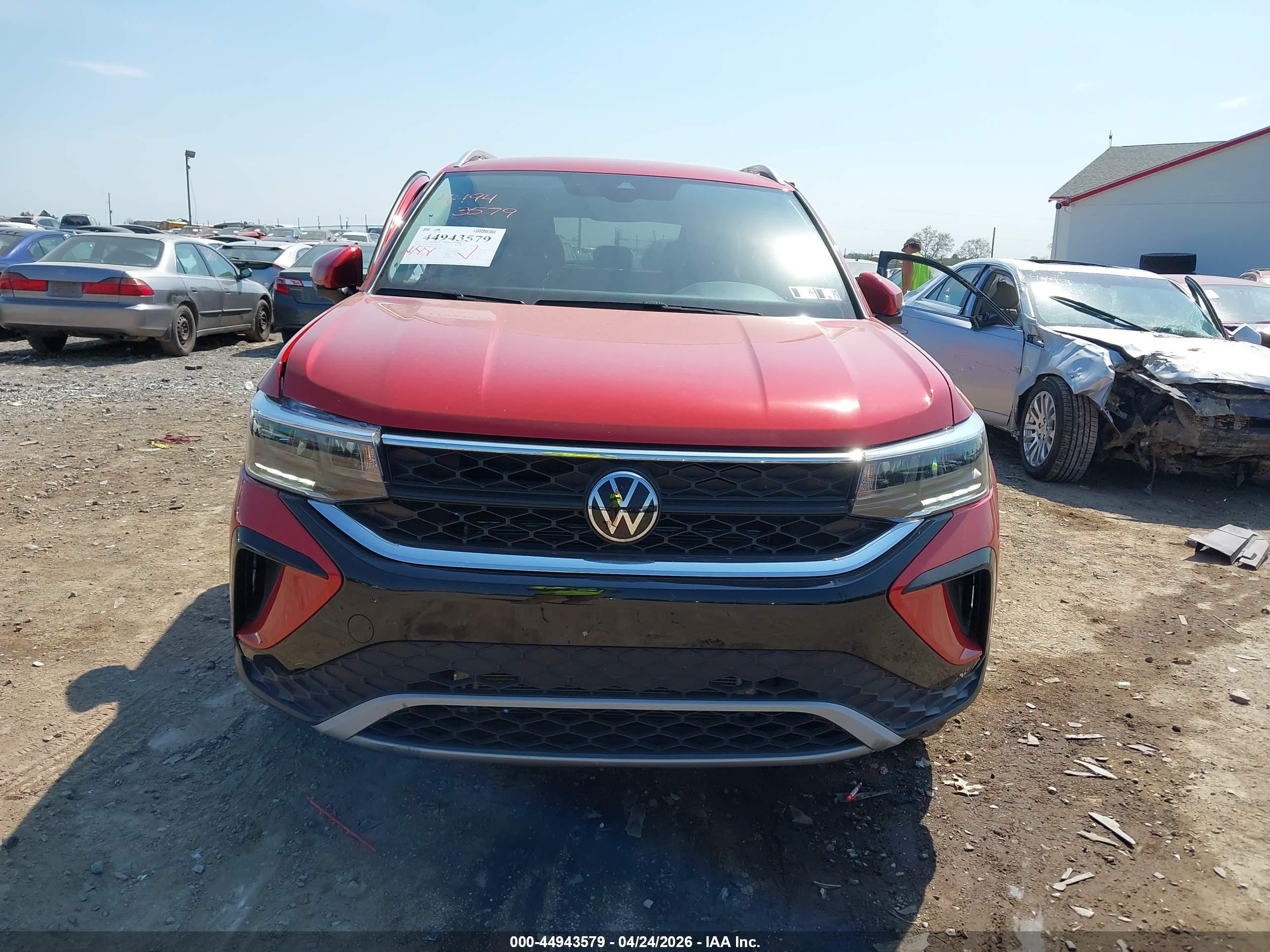 2024 Volkswagen Taos 1.5t Se Красный vin: 3VVUX7B24RM025399