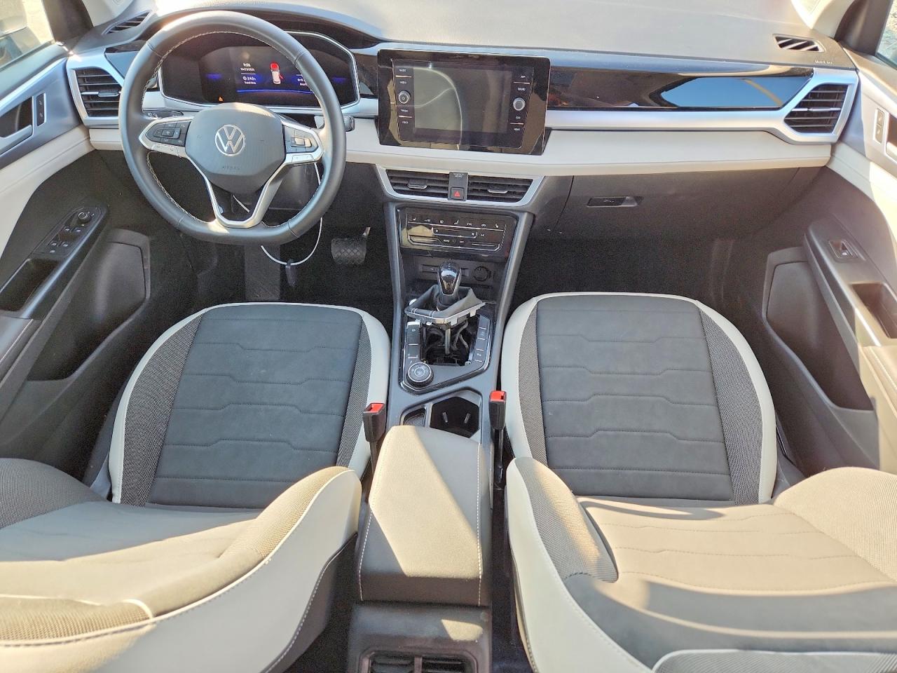 2025 Volkswagen Taos Se Gray vin: 3VVVC7B23SM016618