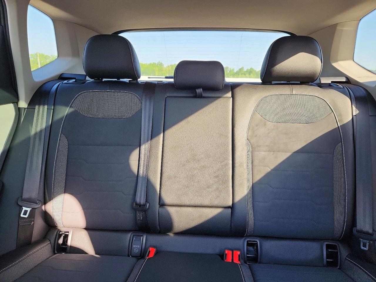2025 Volkswagen Taos Se Gray vin: 3VVVC7B23SM016618