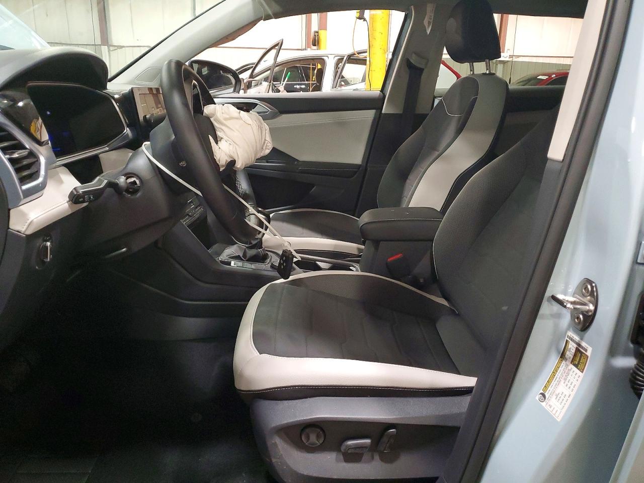 2026 Volkswagen Taos Se Синий vin: 3VVVC7B27TM016378
