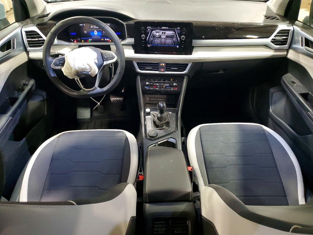 2026 Volkswagen Taos Se Синий vin: 3VVVC7B27TM016378