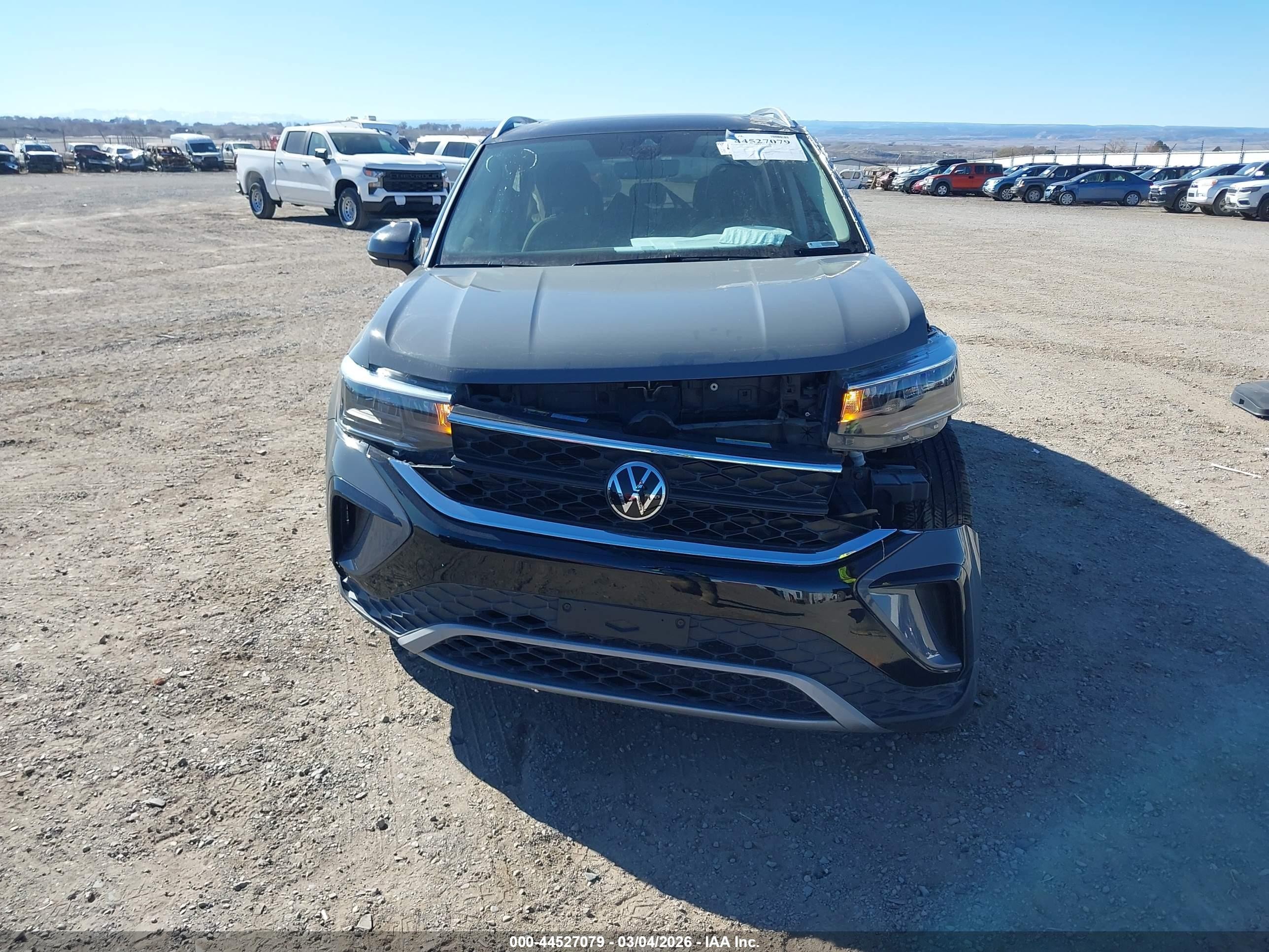 2024 Volkswagen Taos 1.5t Se Gray vin: 3VVVX7B20RM016039