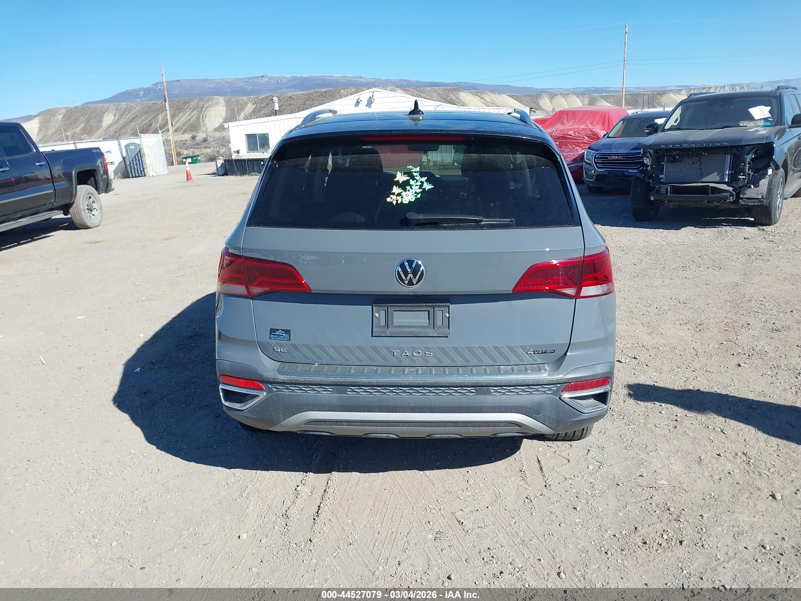 2024 Volkswagen Taos 1.5t Se Gray vin: 3VVVX7B20RM016039