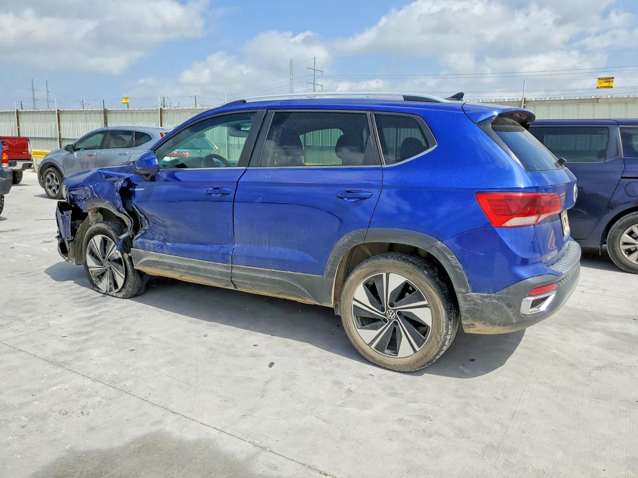 2024 Volkswagen Taos Se Blue vin: 3VVVX7B22RM015961