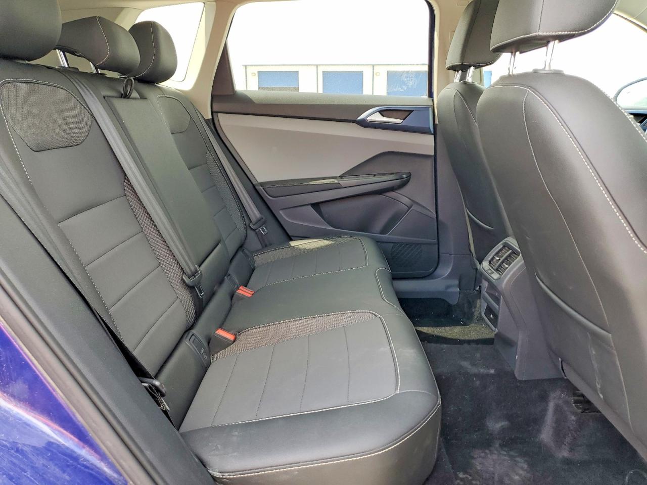 2024 Volkswagen Taos Se Blue vin: 3VVVX7B22RM015961