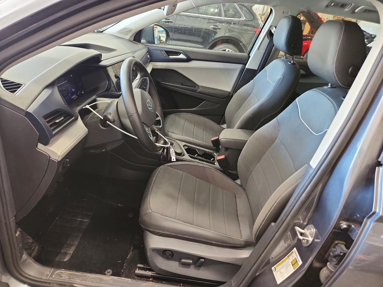 2024 Volkswagen Taos Se Серый vin: 3VVVX7B23RM068653