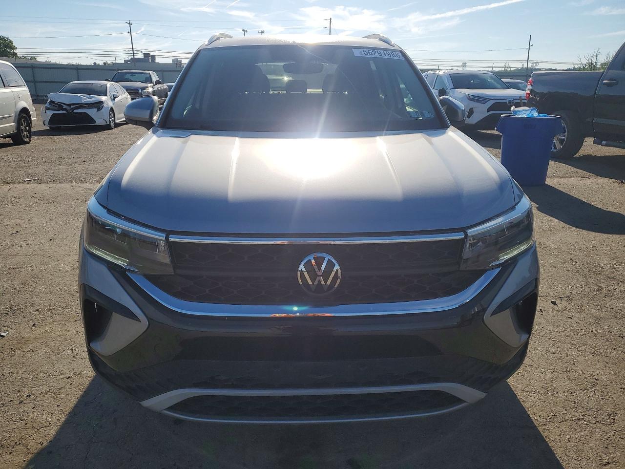2023 Volkswagen Taos Se Серебряный vin: 3VVYX7B28PM306605