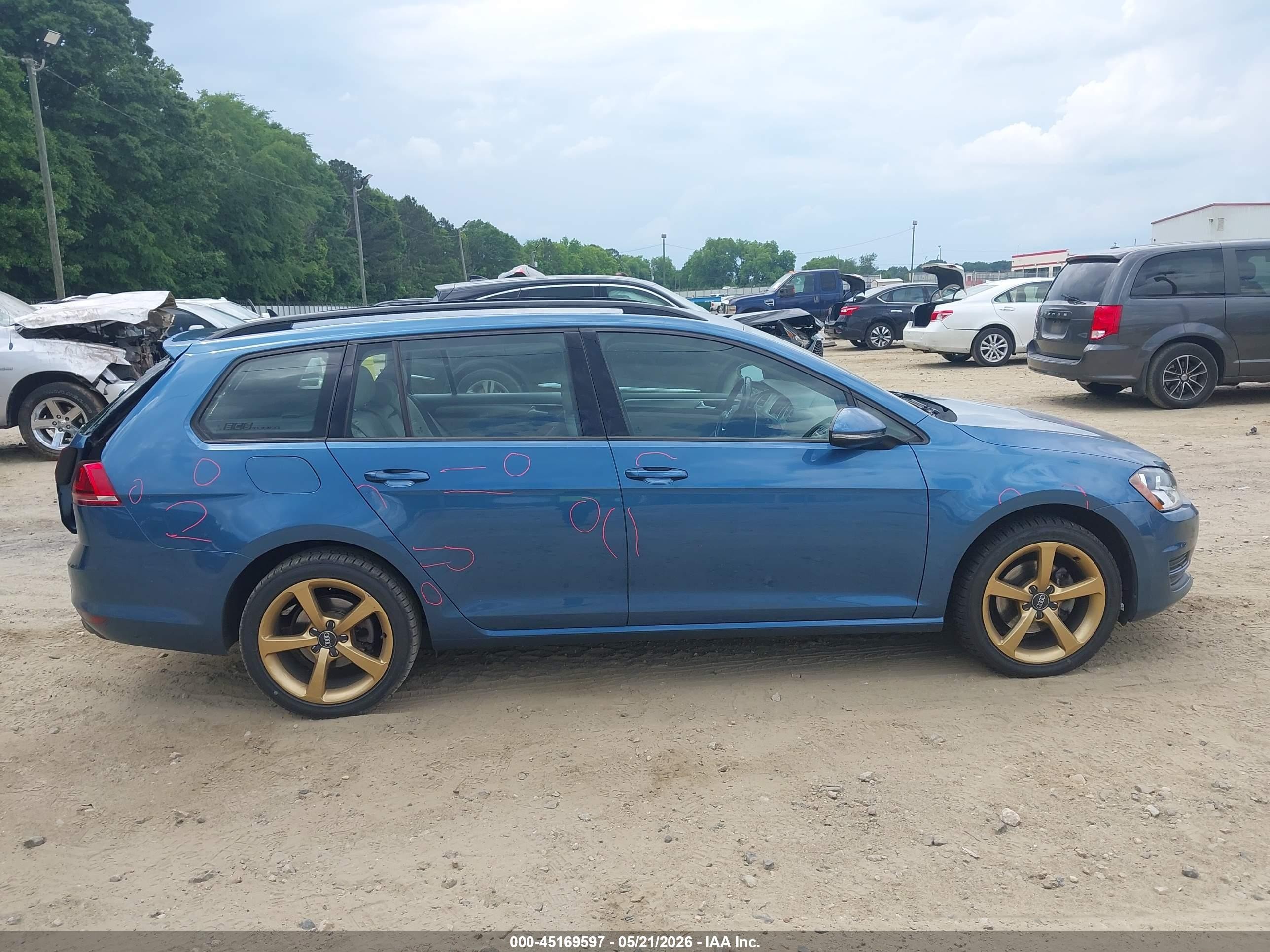 2017 Volkswagen Golf Sportwagen Tsi S Blue vin: 3VW017AU5HM526797