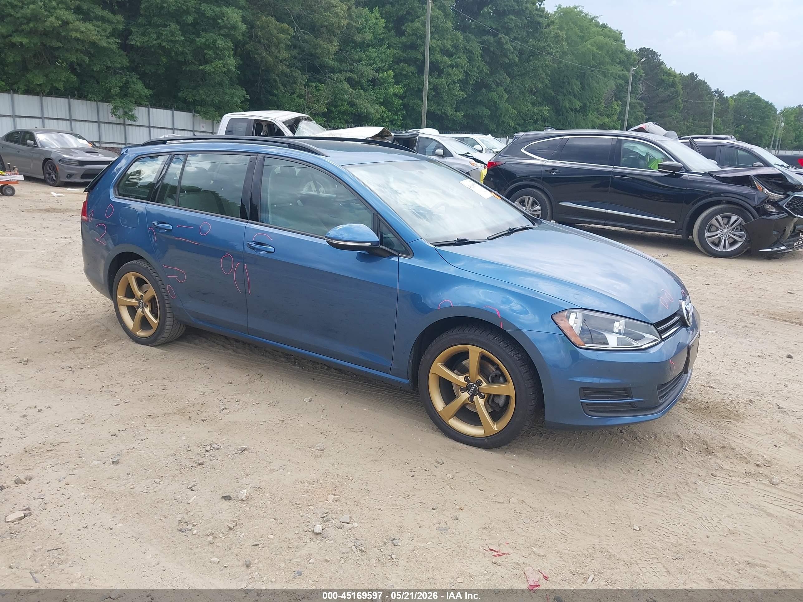 3VW017AU5HM526797