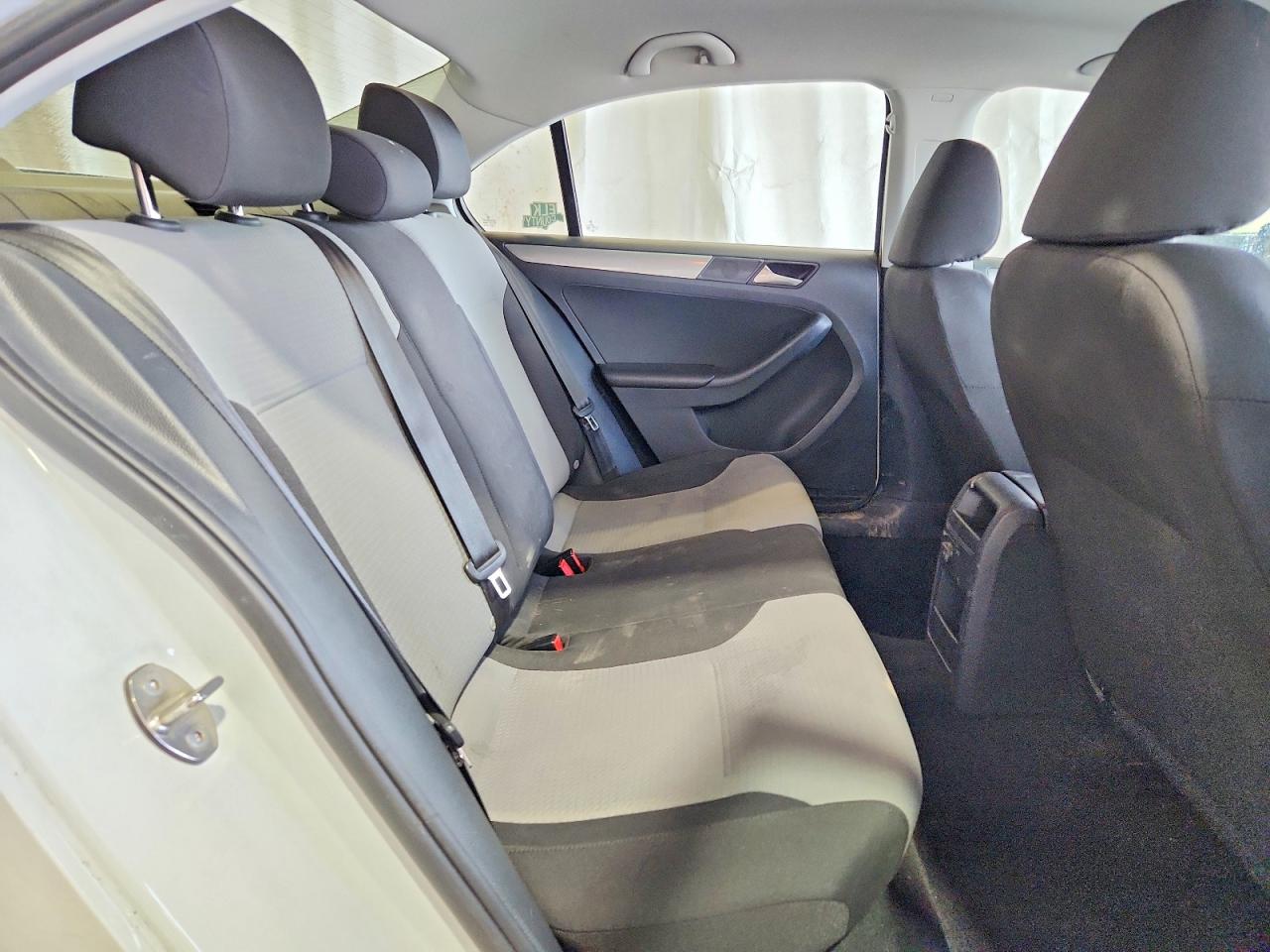 2018 Volkswagen Jetta S Белый vin: 3VW167AJ0JM210872