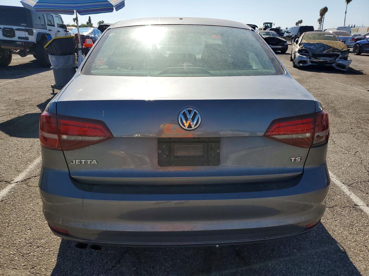 2018 Volkswagen Jetta S Gray vin: 3VW167AJ6JM232553