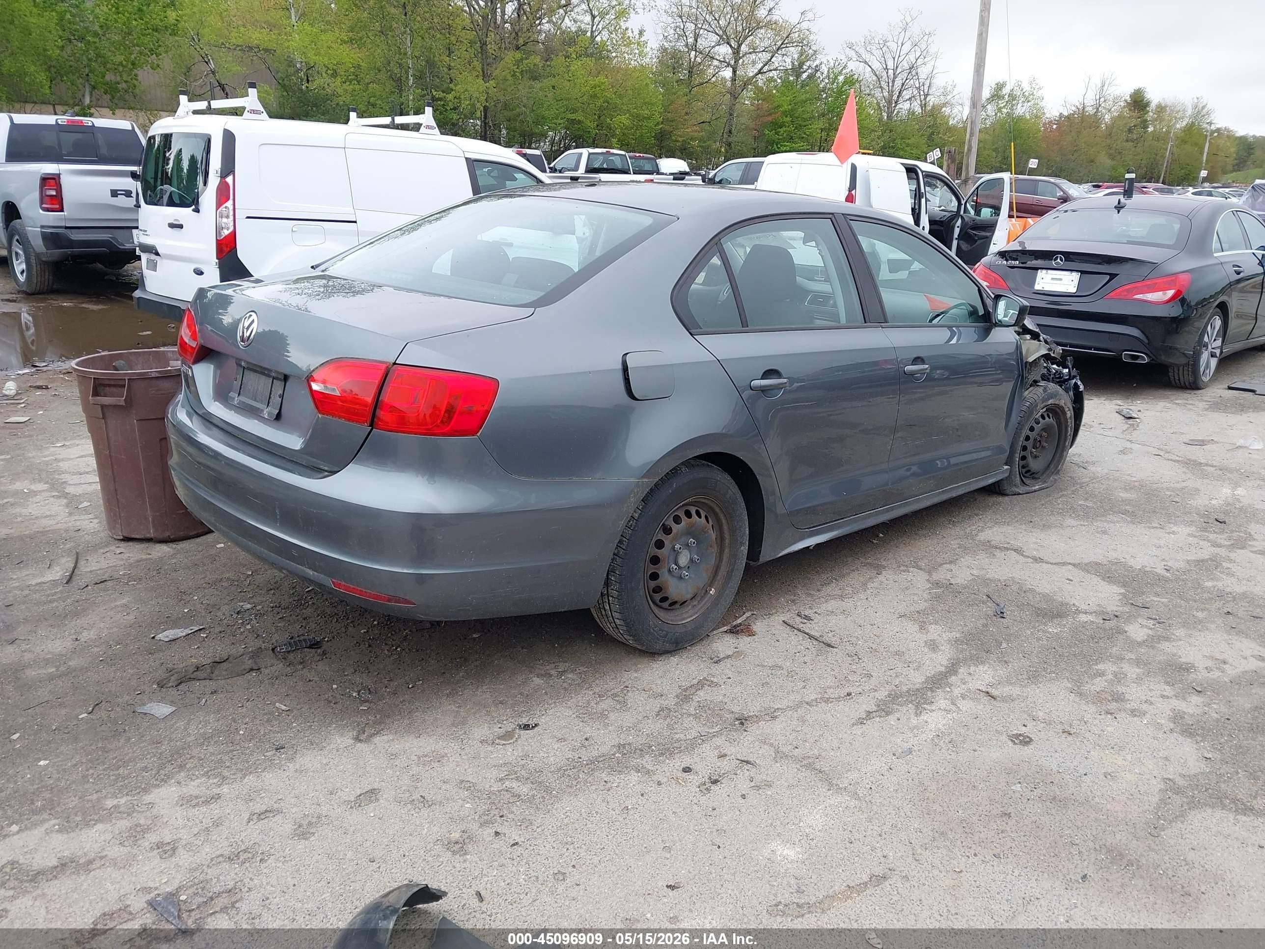2013 Volkswagen Jetta 2.0l S Серый vin: 3VW1K7AJ0DM253821