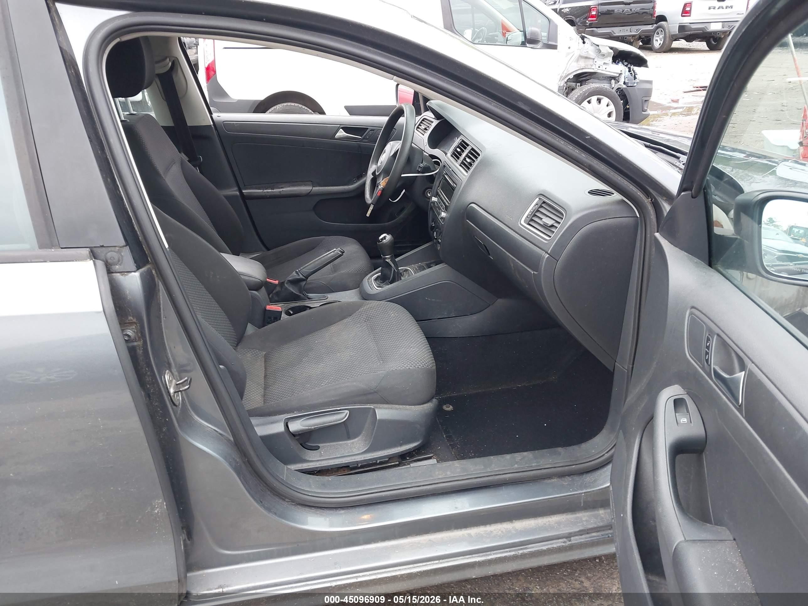 2013 Volkswagen Jetta 2.0l S Серый vin: 3VW1K7AJ0DM253821