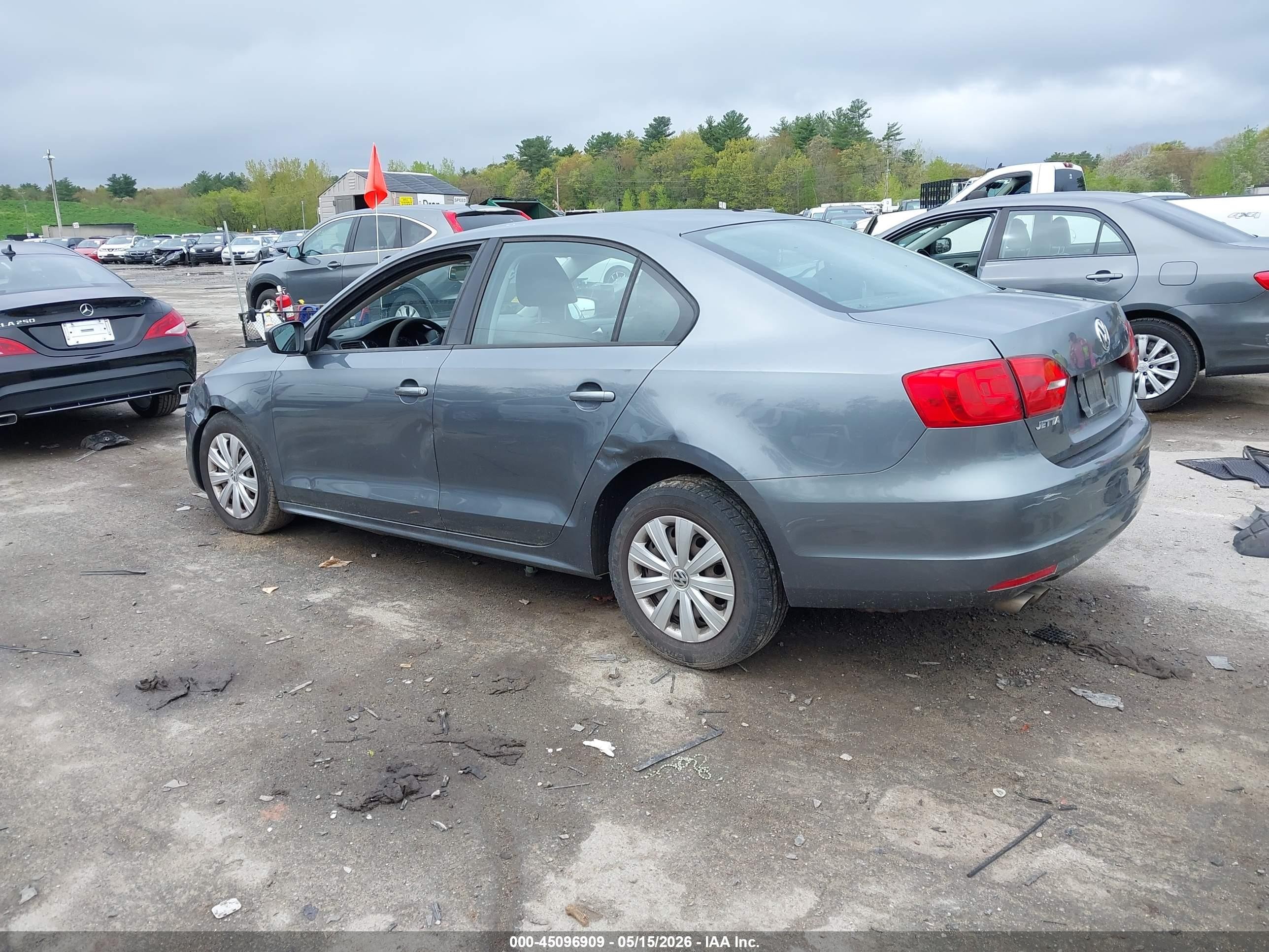 2013 Volkswagen Jetta 2.0l S Серый vin: 3VW1K7AJ0DM253821
