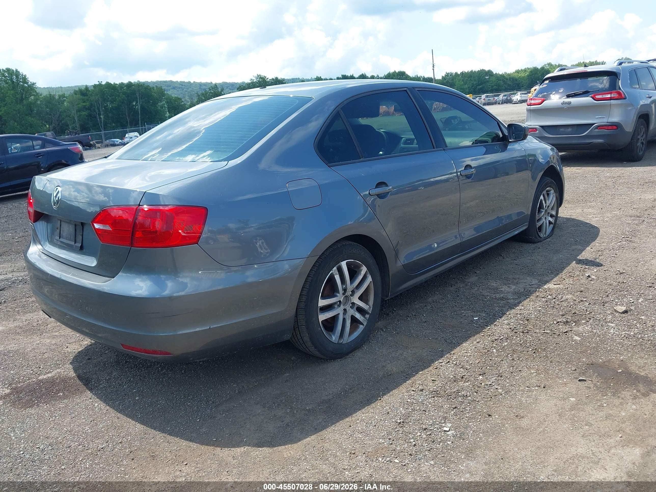 2012 Volkswagen Jetta 2.0l S Серый vin: 3VW1K7AJ1CM049432