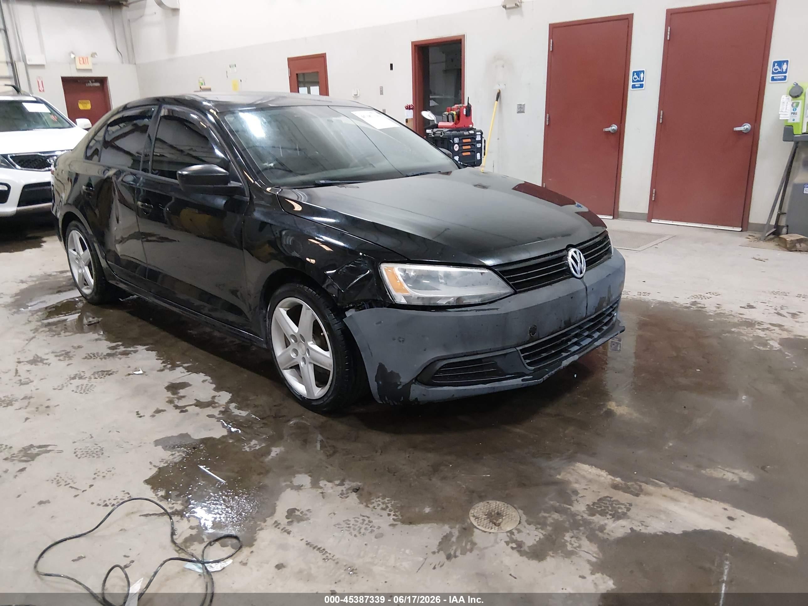 3VW1K7AJ2EM437644