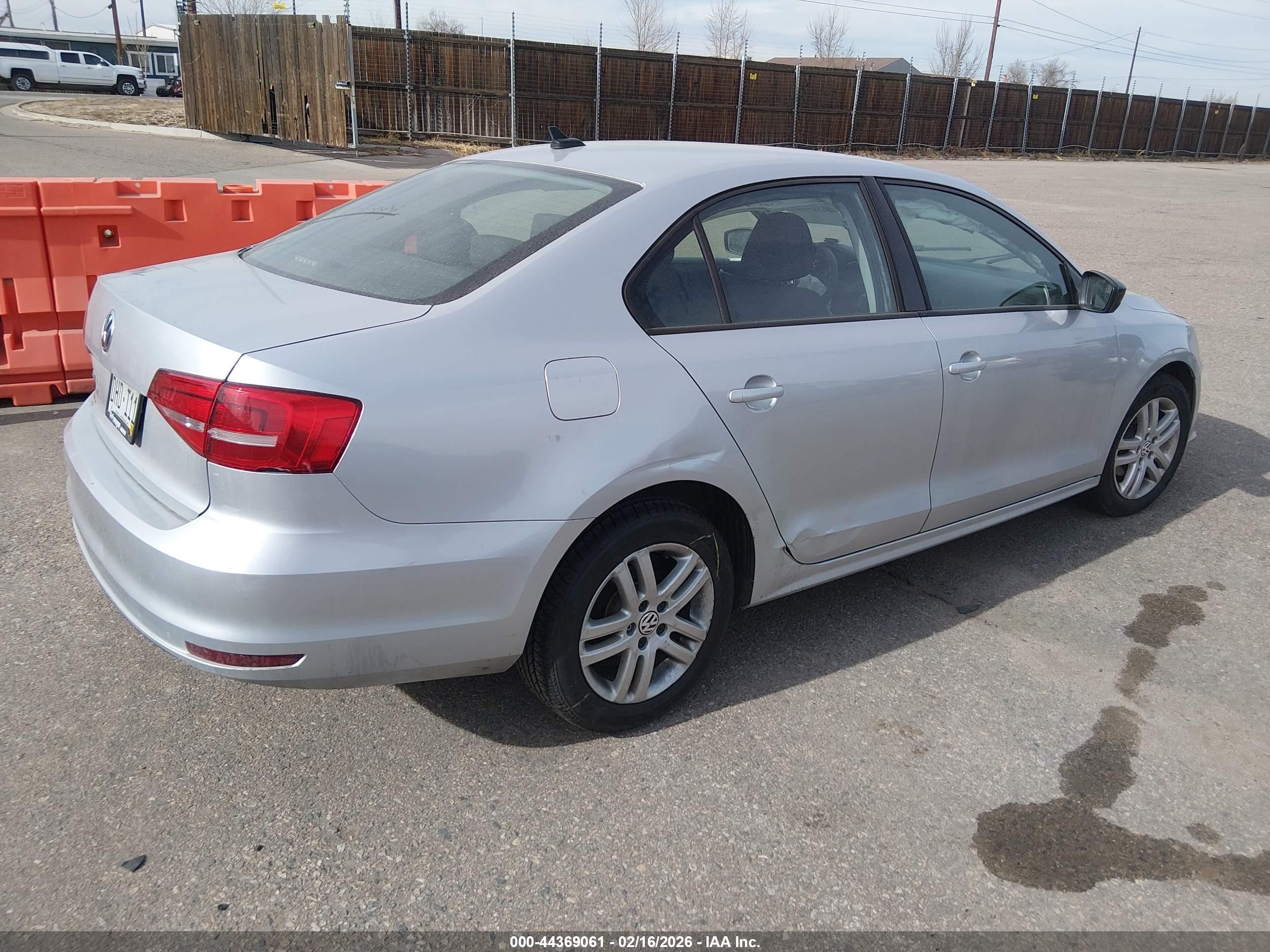 2015 Volkswagen Jetta 2.0l S Silver vin: 3VW1K7AJ2FM352403