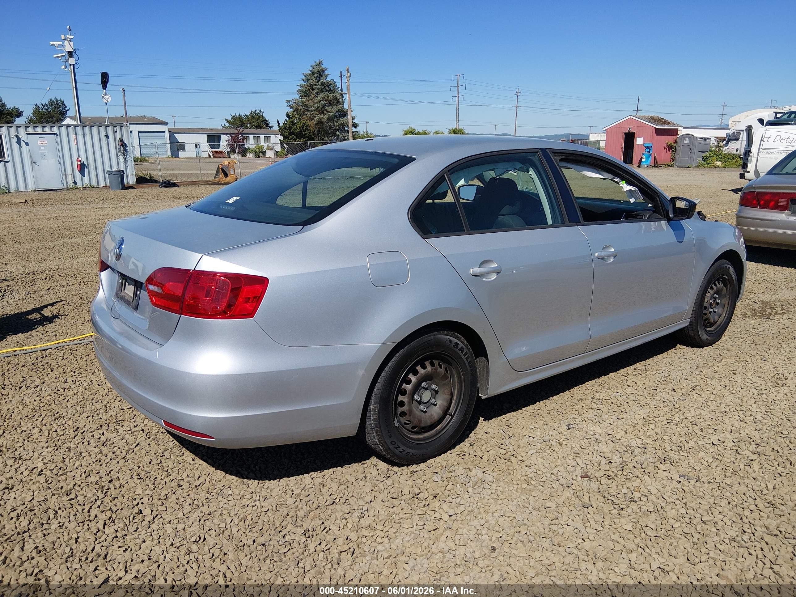 2014 Volkswagen Jetta 2.0l S Серебряный vin: 3VW1K7AJ4EM319630