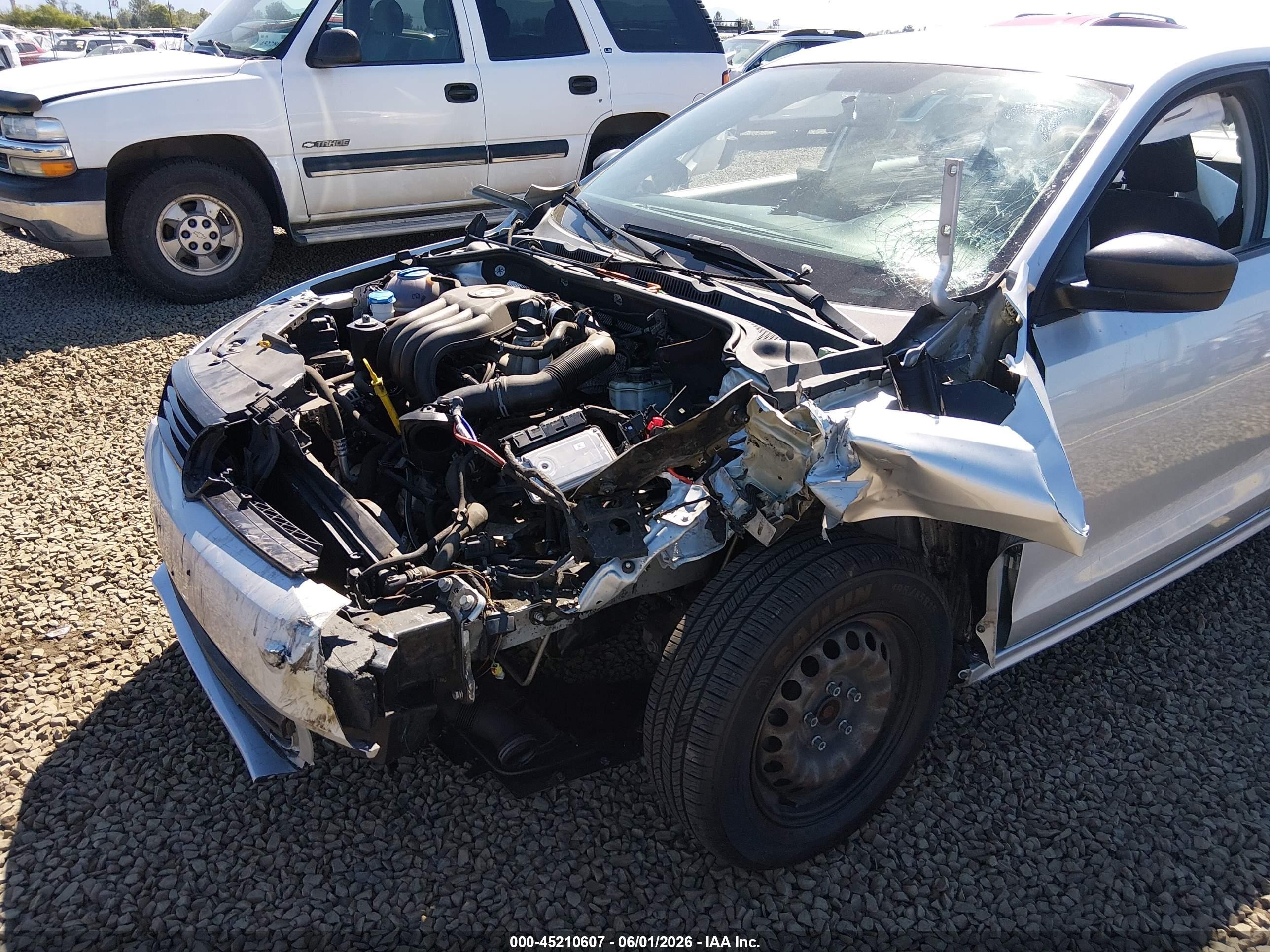 2014 Volkswagen Jetta 2.0l S Серебряный vin: 3VW1K7AJ4EM319630