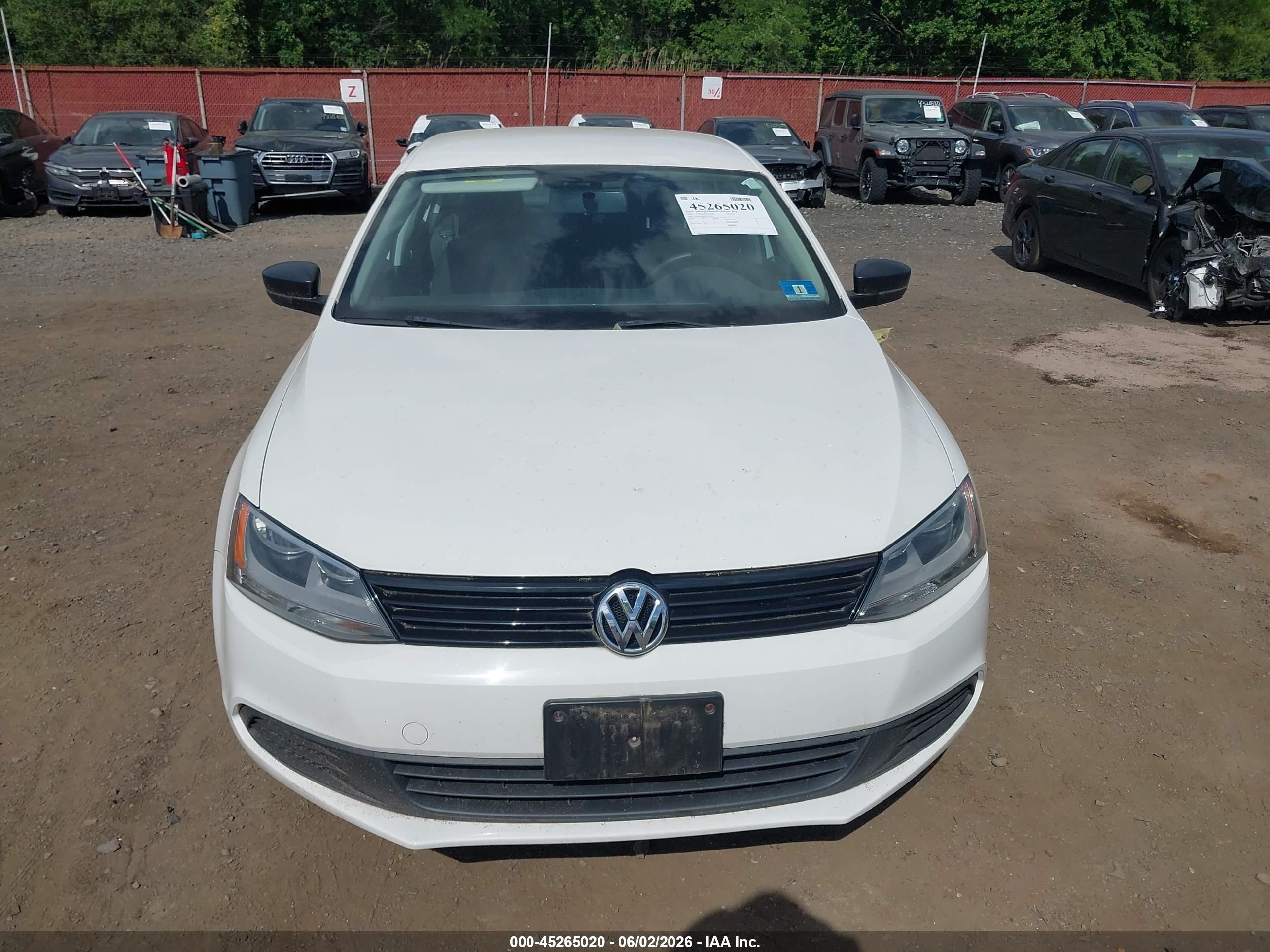 2014 Volkswagen Jetta 2.0l S Белый vin: 3VW1K7AJ4EM372716
