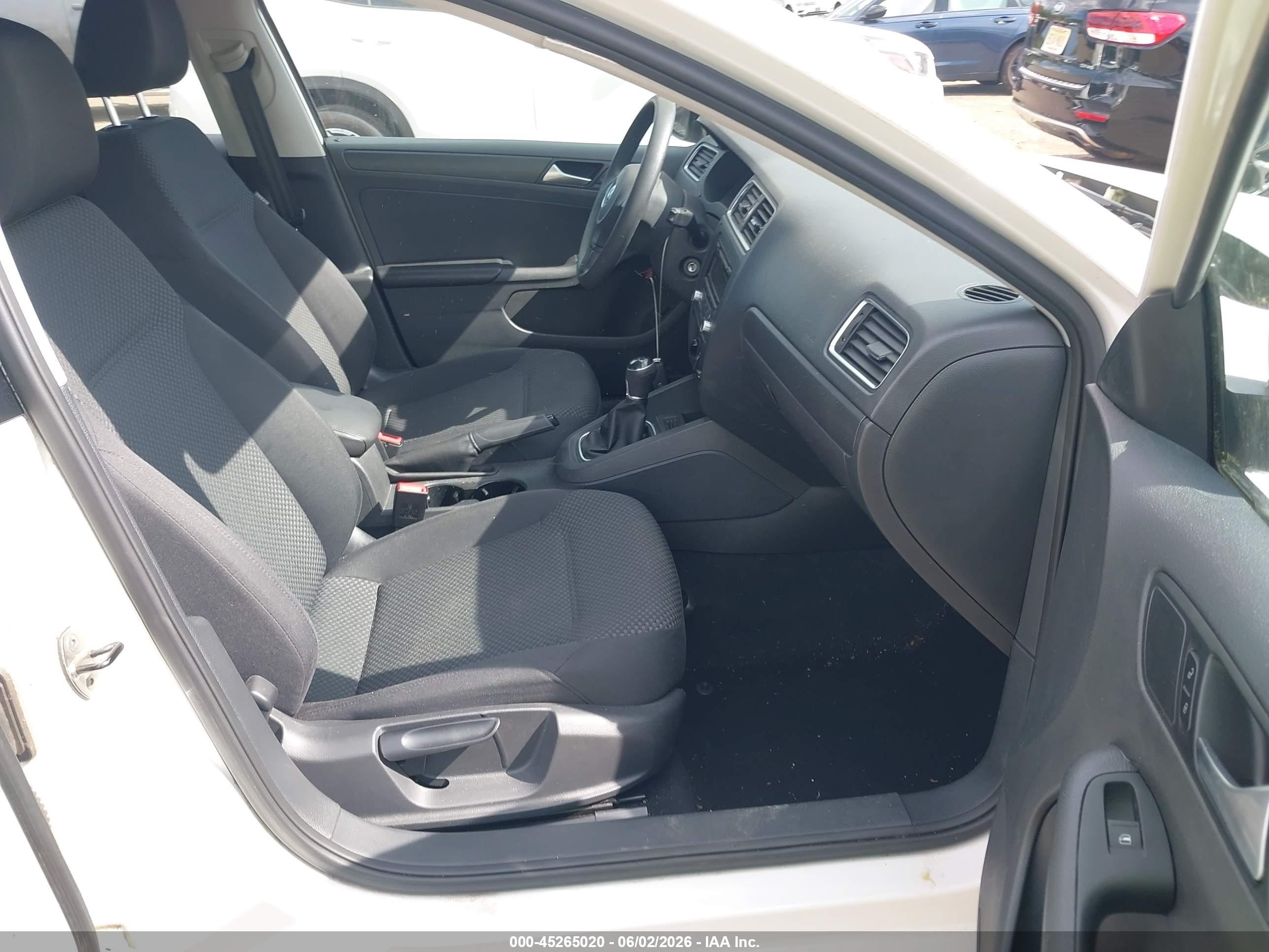 2014 Volkswagen Jetta 2.0l S Белый vin: 3VW1K7AJ4EM372716