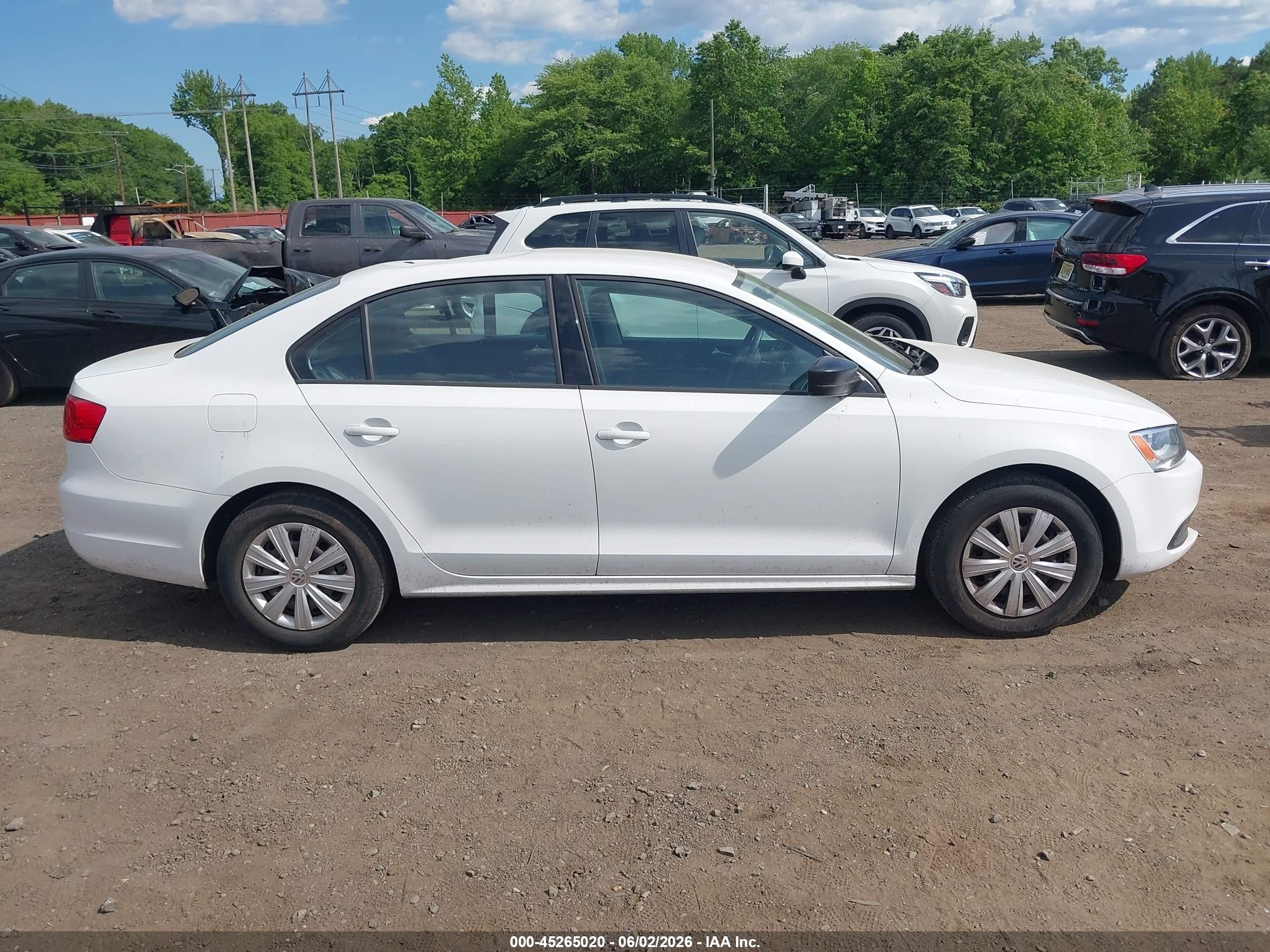 2014 Volkswagen Jetta 2.0l S Белый vin: 3VW1K7AJ4EM372716