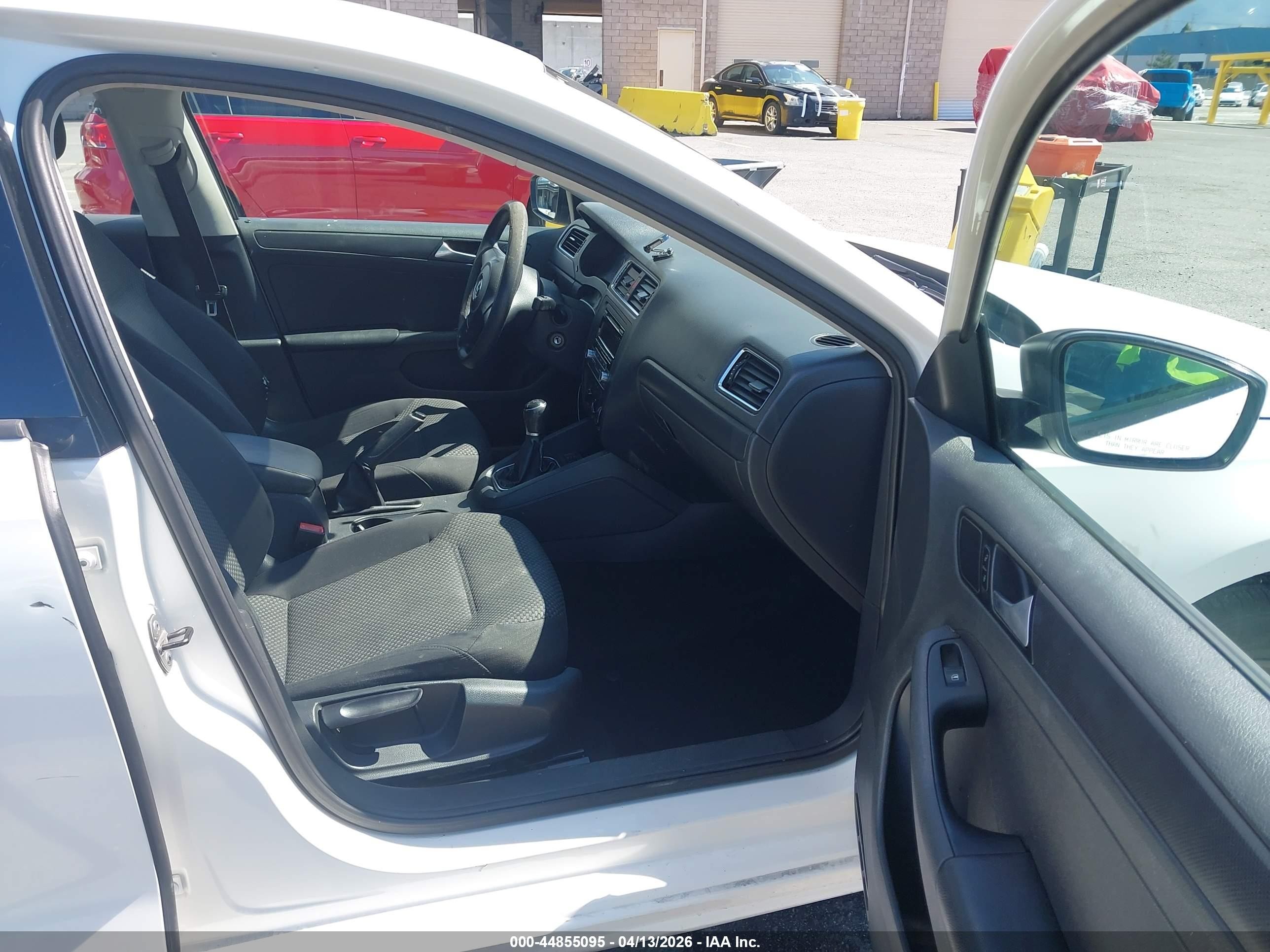 2014 Volkswagen Jetta 2.0l S White vin: 3VW1K7AJ4EM380010
