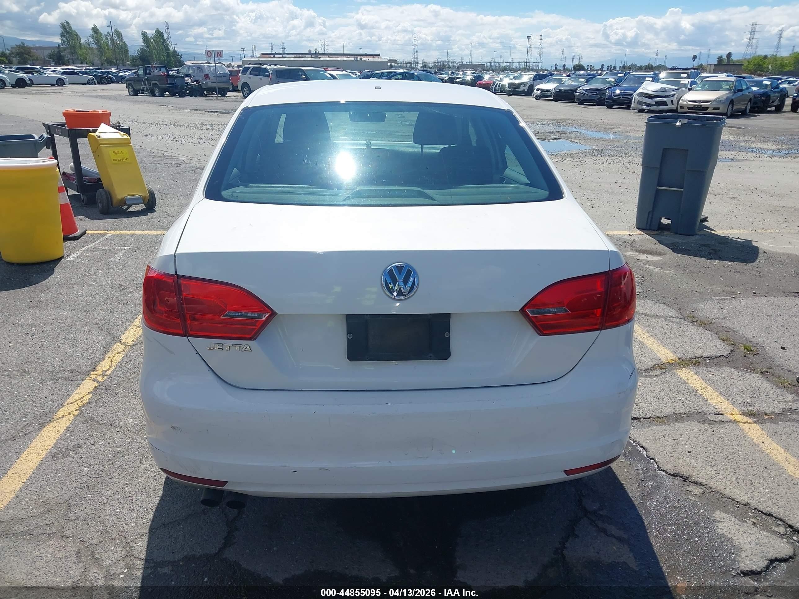 2014 Volkswagen Jetta 2.0l S White vin: 3VW1K7AJ4EM380010