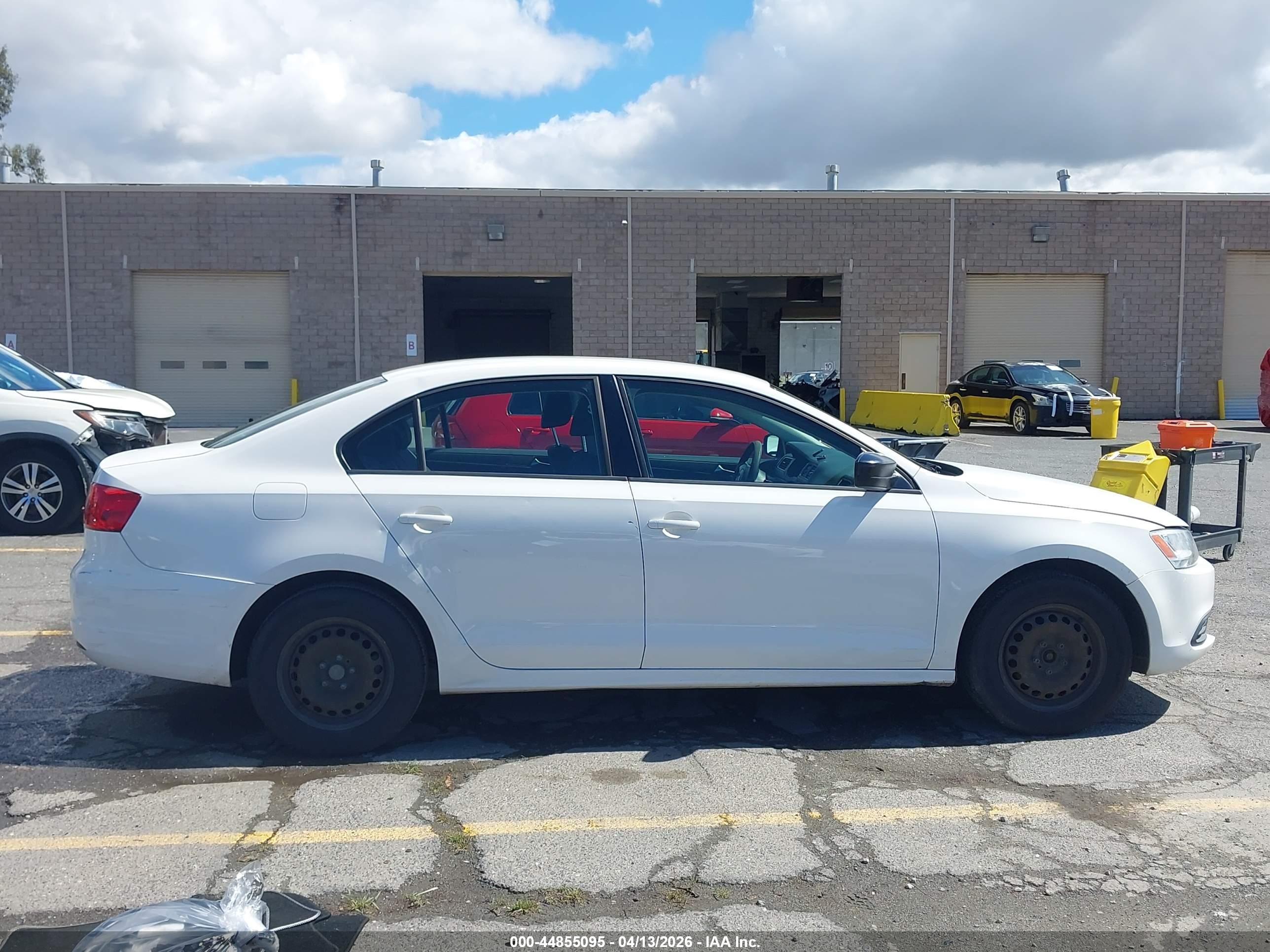 2014 Volkswagen Jetta 2.0l S White vin: 3VW1K7AJ4EM380010