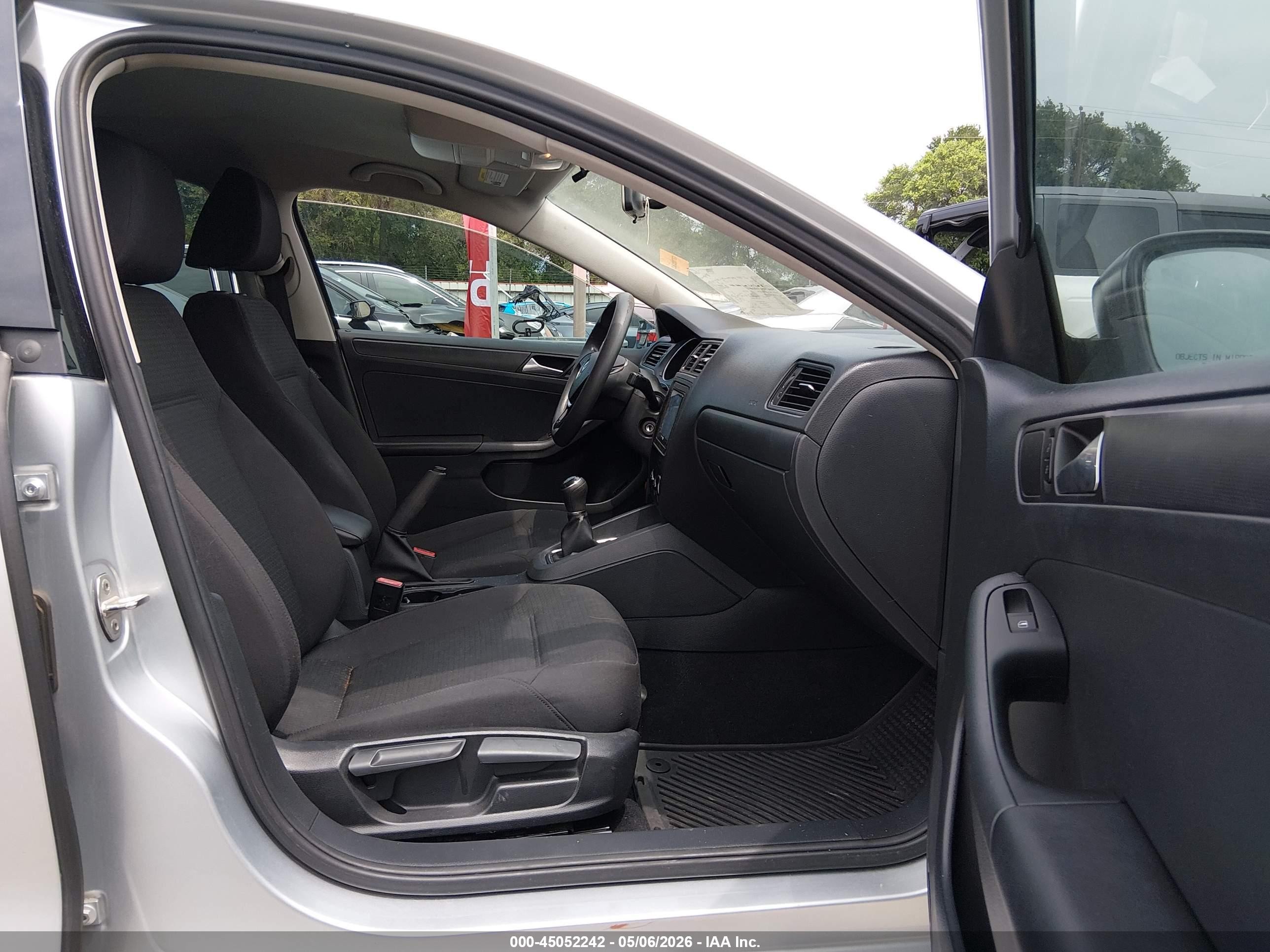 2015 Volkswagen Jetta 2.0l S Silver vin: 3VW1K7AJ4FM311402