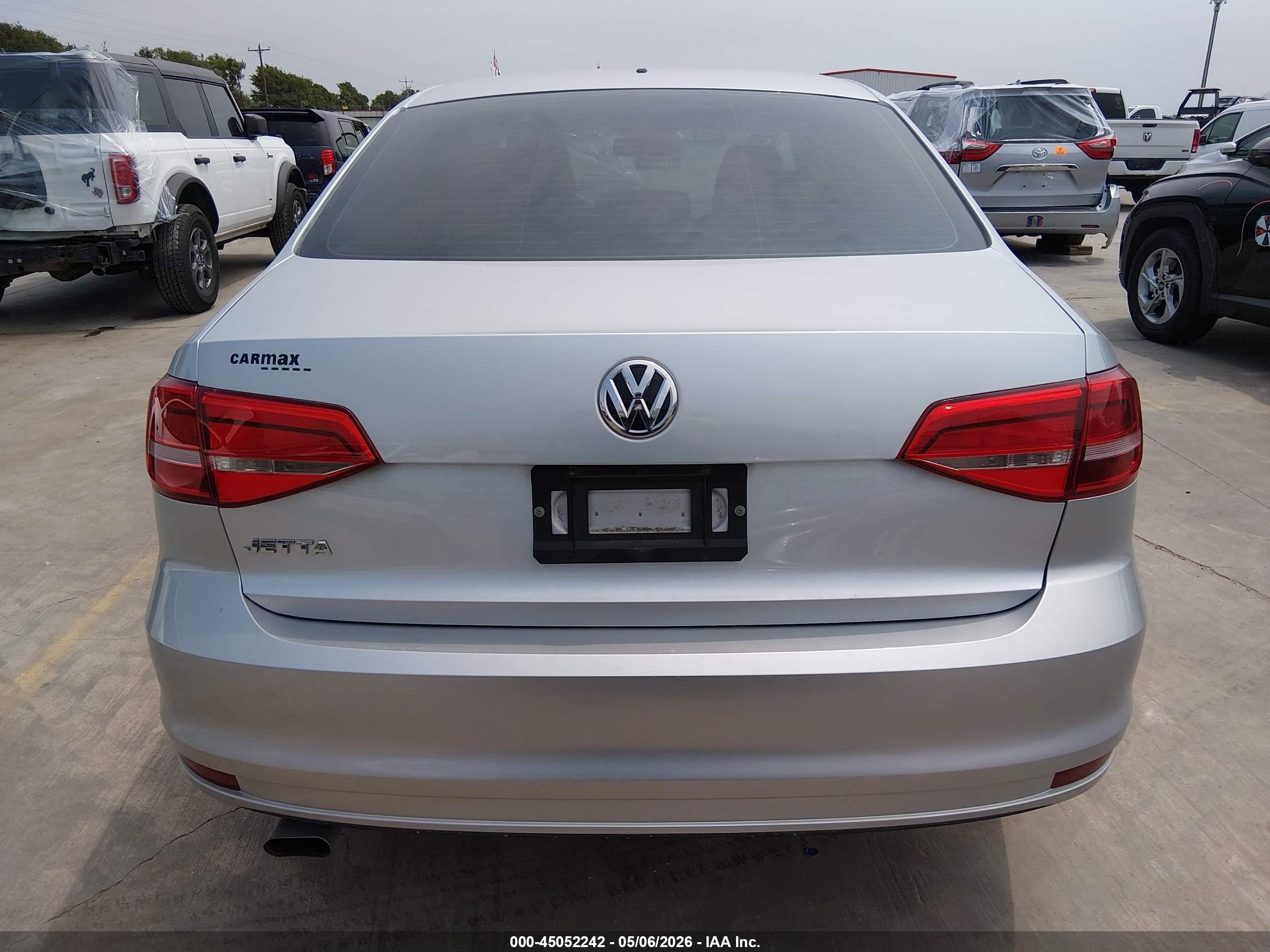 2015 Volkswagen Jetta 2.0l S Silver vin: 3VW1K7AJ4FM311402