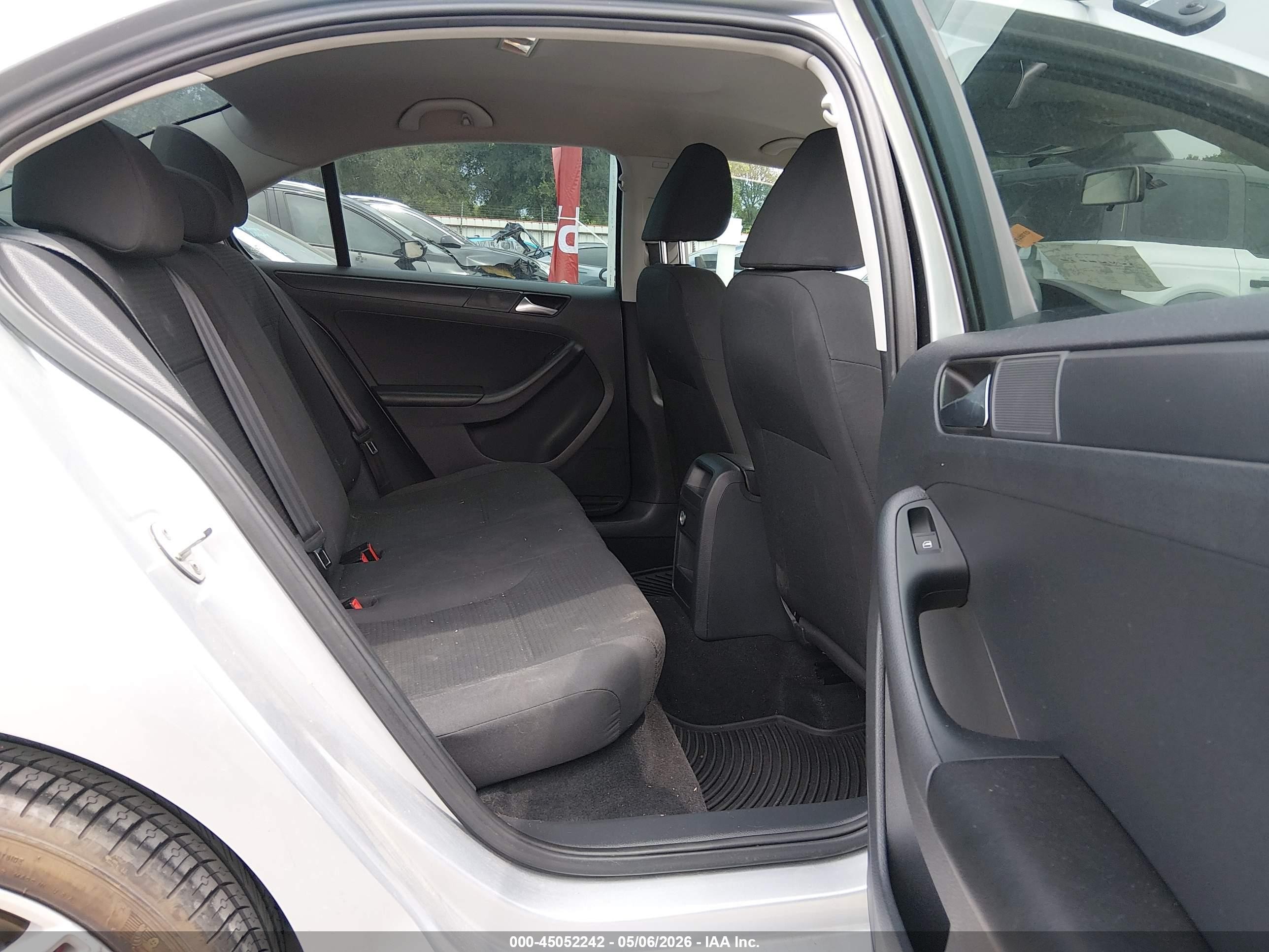 2015 Volkswagen Jetta 2.0l S Silver vin: 3VW1K7AJ4FM311402