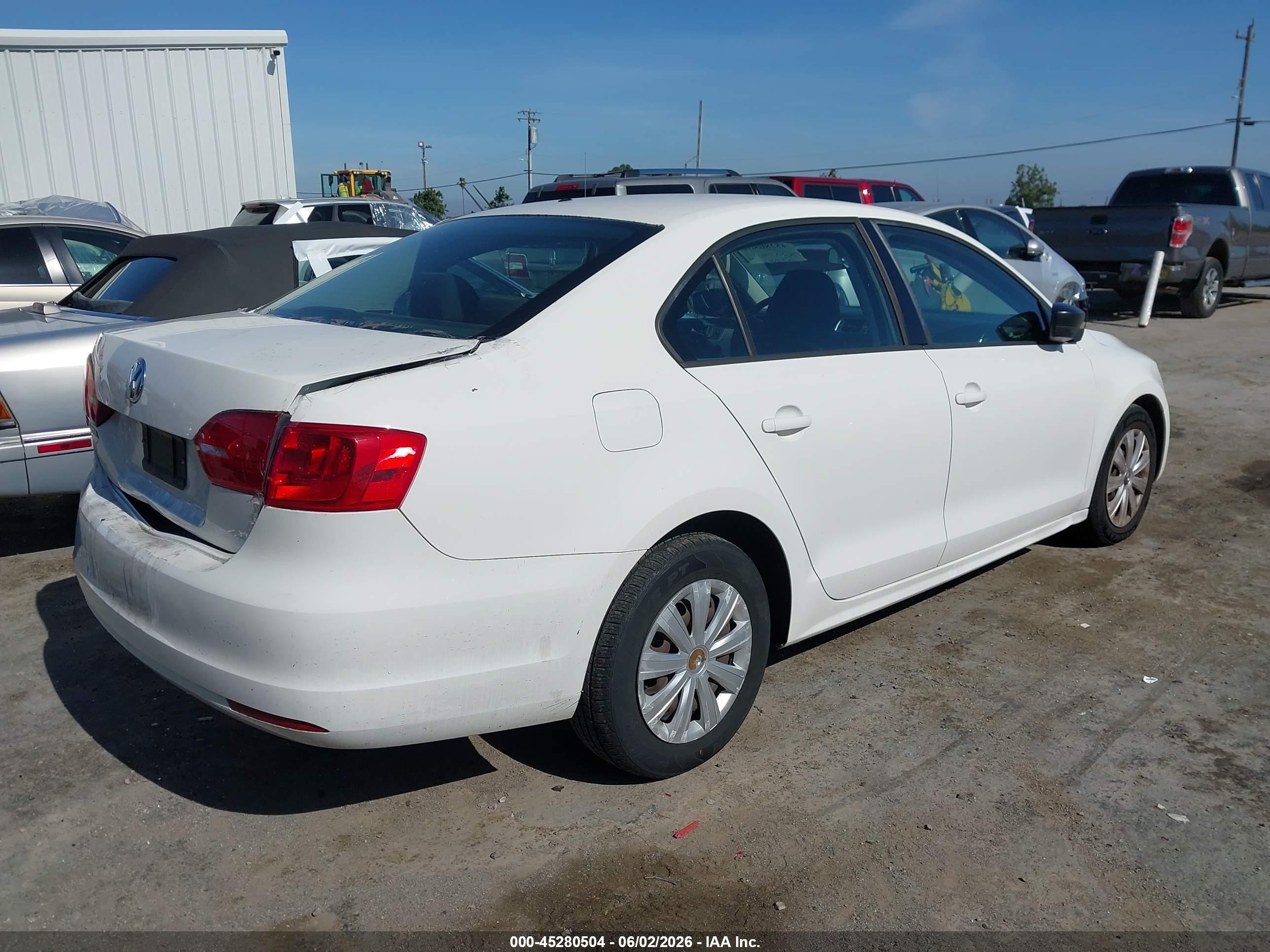 2012 Volkswagen Jetta 2.0l S Белый vin: 3VW1K7AJ5CM317298