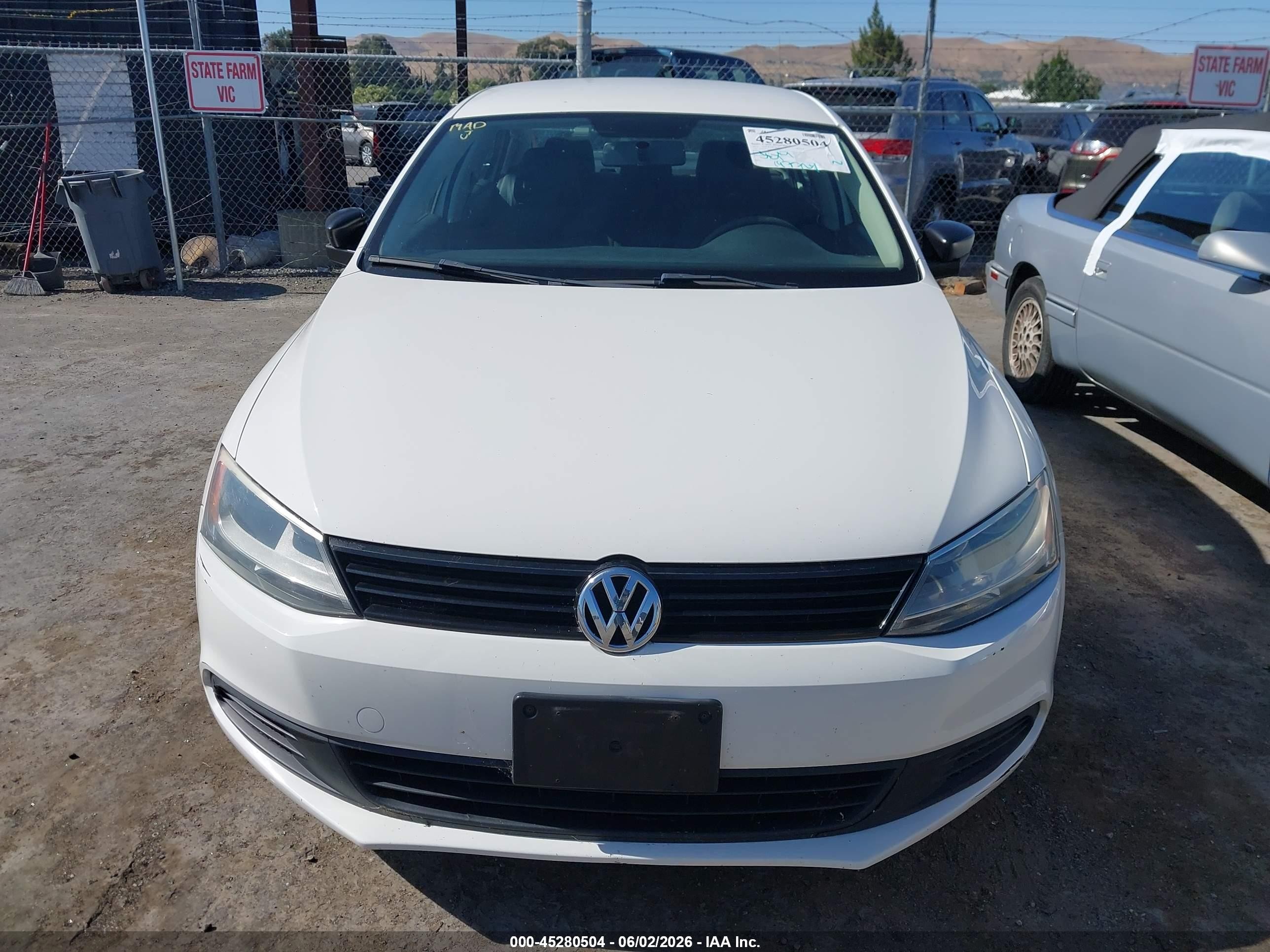 2012 Volkswagen Jetta 2.0l S Белый vin: 3VW1K7AJ5CM317298