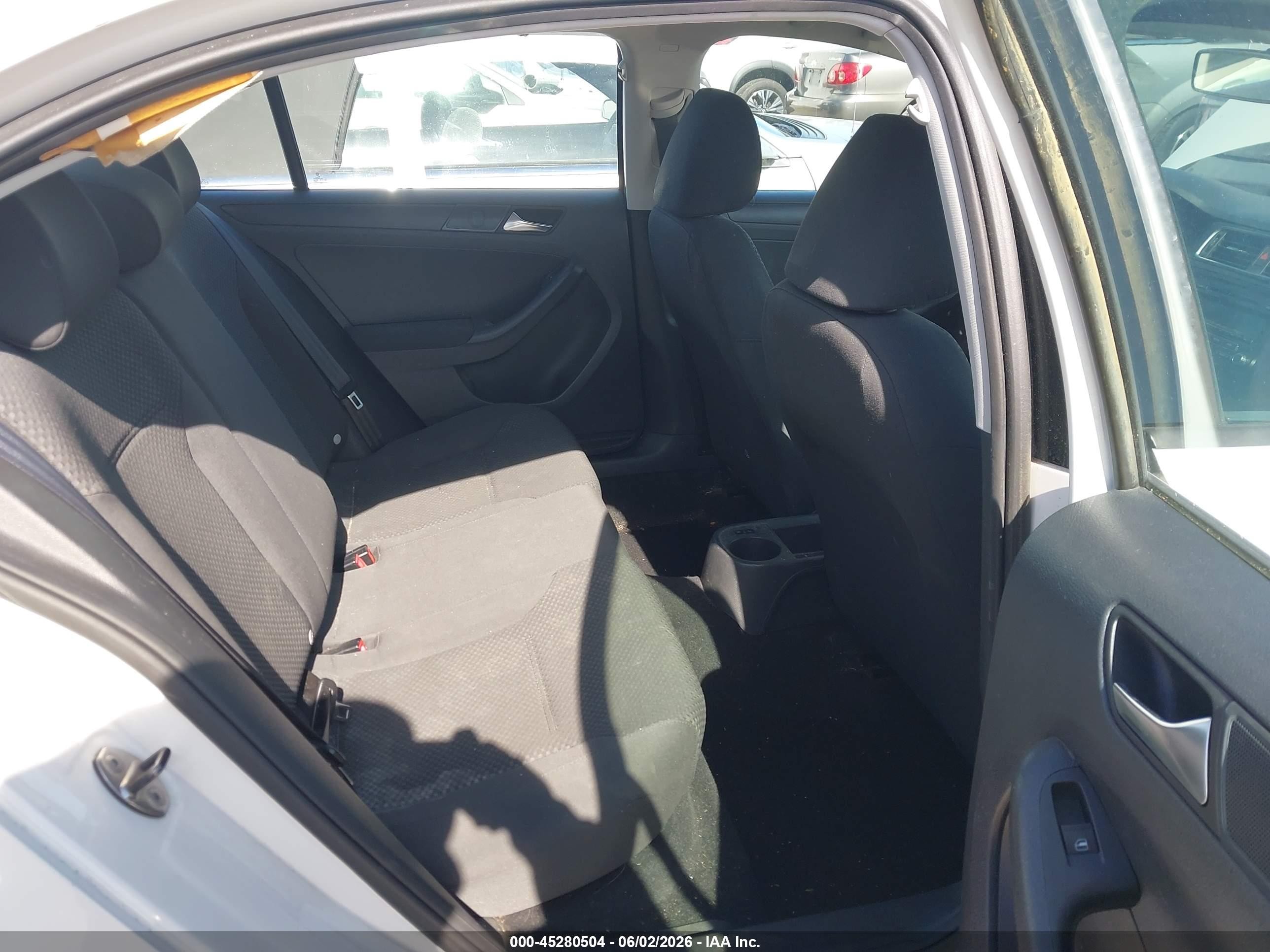 2012 Volkswagen Jetta 2.0l S Белый vin: 3VW1K7AJ5CM317298