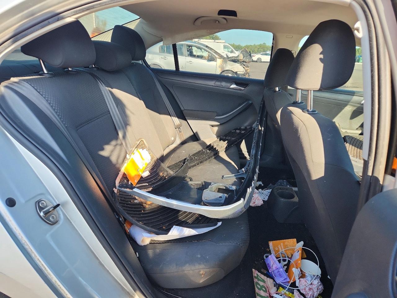 2012 Volkswagen Jetta Base Silver vin: 3VW1K7AJ7CM320204