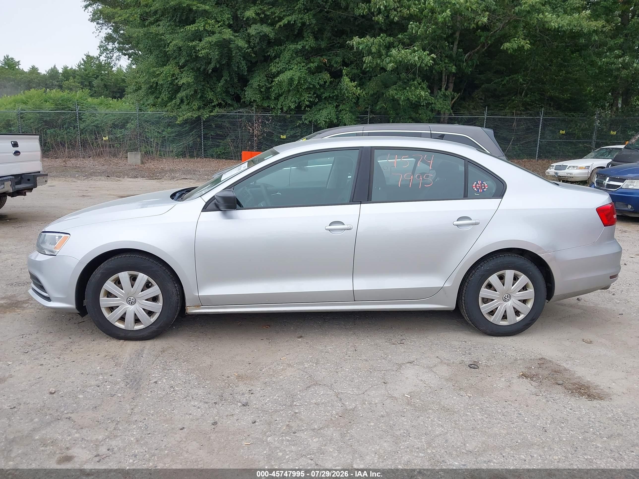 2015 Volkswagen Jetta 2.0l S Серебряный vin: 3VW1K7AJ7FM316769