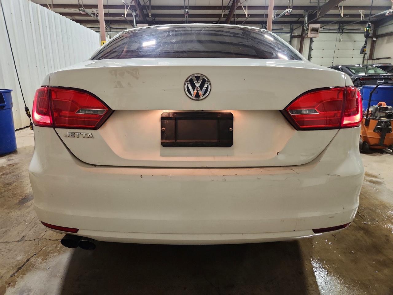 2013 Volkswagen Jetta Base White vin: 3VW1K7AJ8DM256420