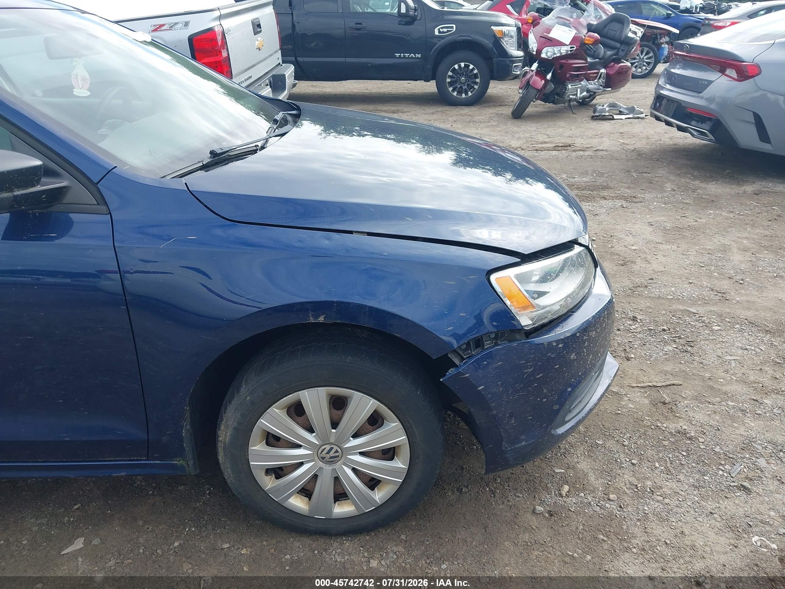 2013 Volkswagen Jetta 2.0l S Blue vin: 3VW1K7AJ9DM257107