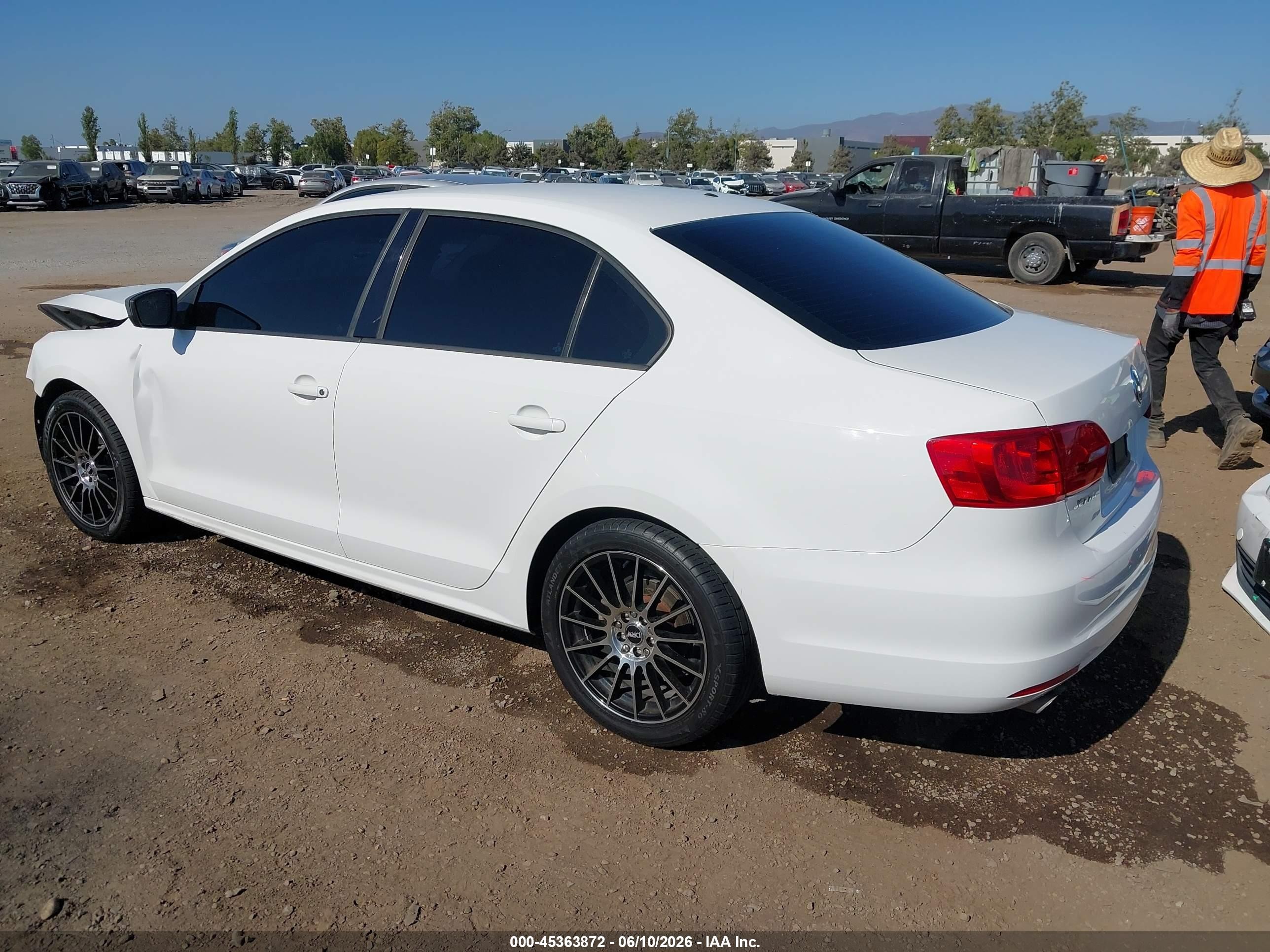 2014 Volkswagen Jetta 2.0l S White vin: 3VW1K7AJ9EM373232