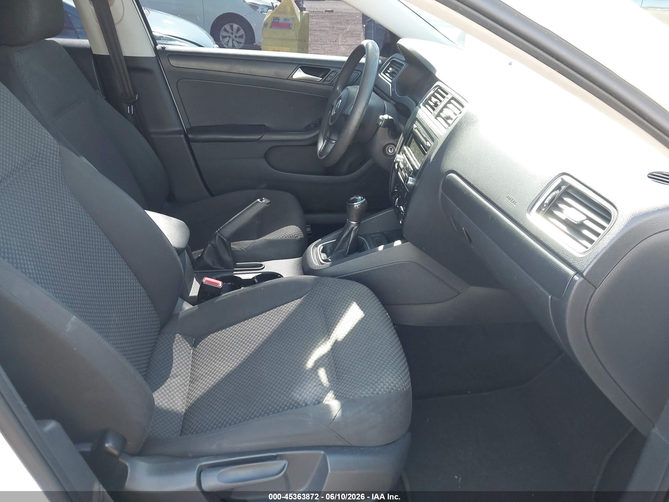 2014 Volkswagen Jetta 2.0l S White vin: 3VW1K7AJ9EM373232