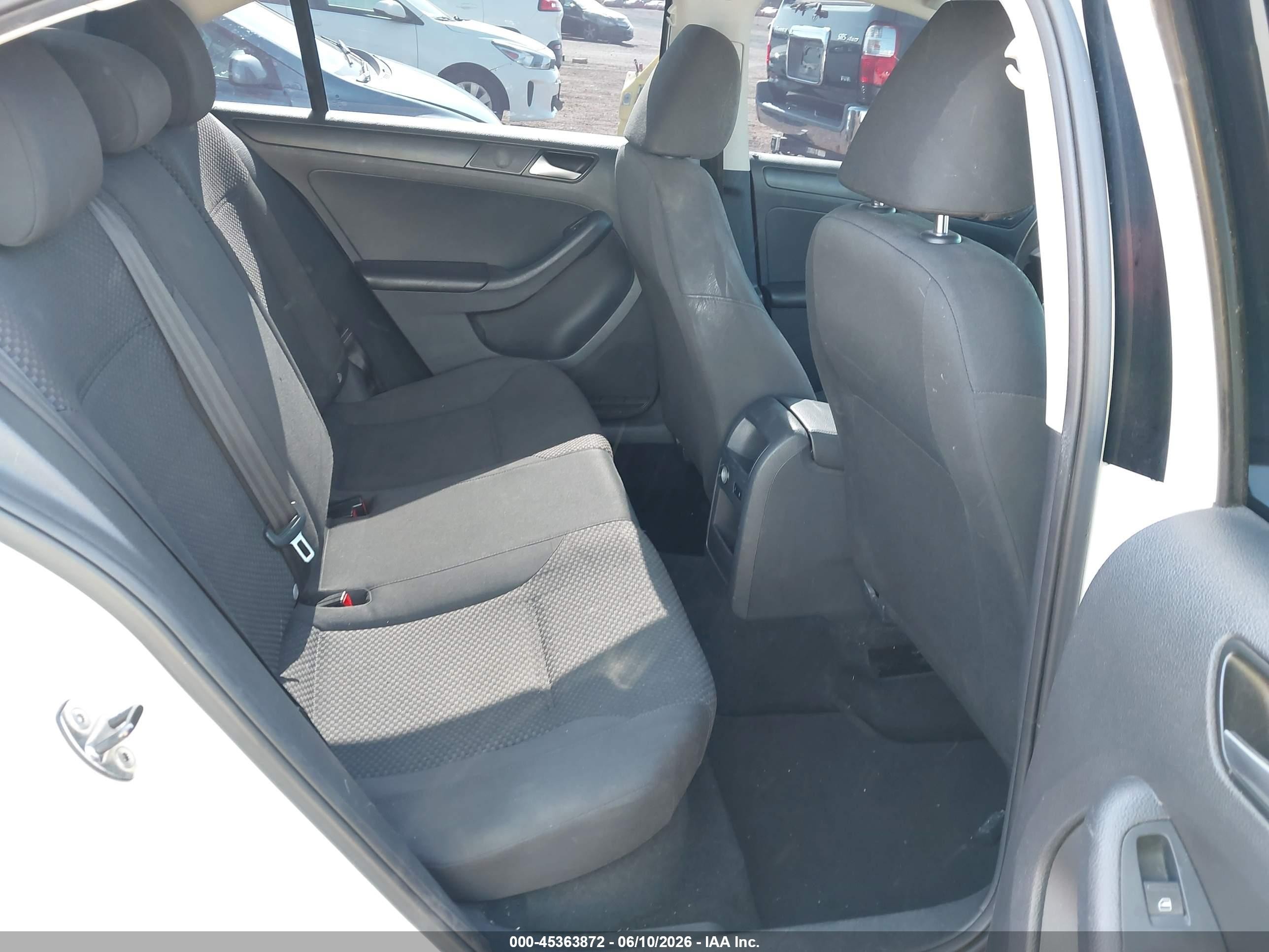 2014 Volkswagen Jetta 2.0l S White vin: 3VW1K7AJ9EM373232