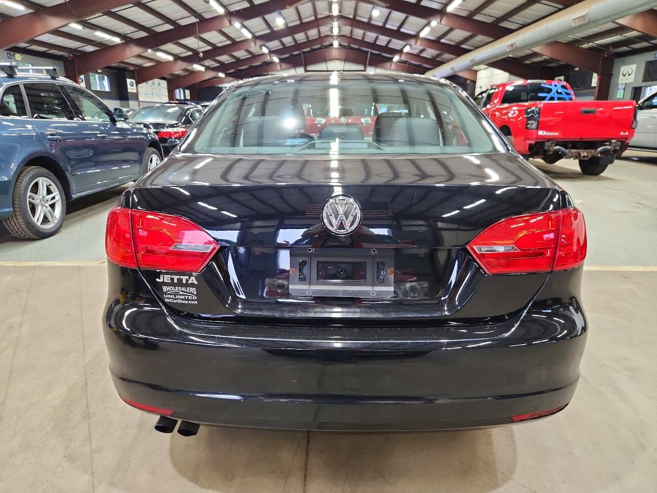 2014 Volkswagen Jetta Base Black vin: 3VW1K7AJ9EM439570