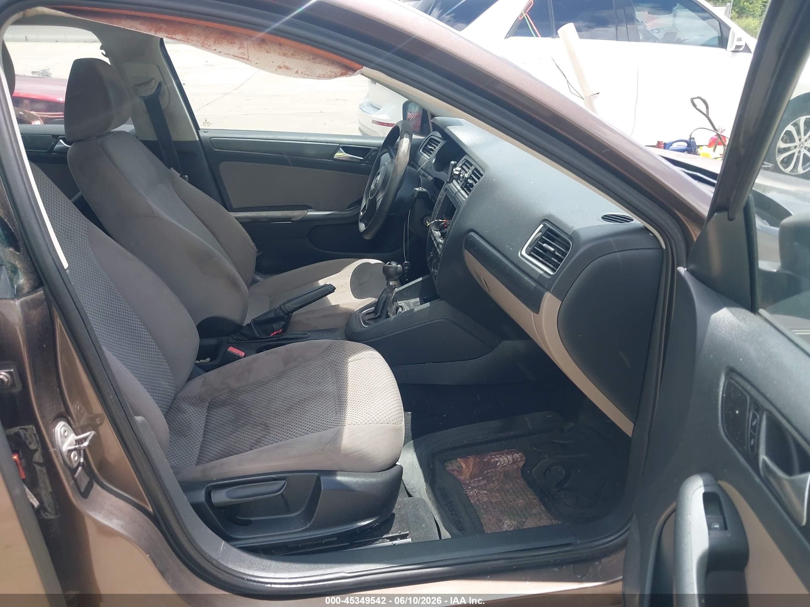 2011 Volkswagen Jetta 2.0l S Коричневый vin: 3VW1K7AJXBM077647