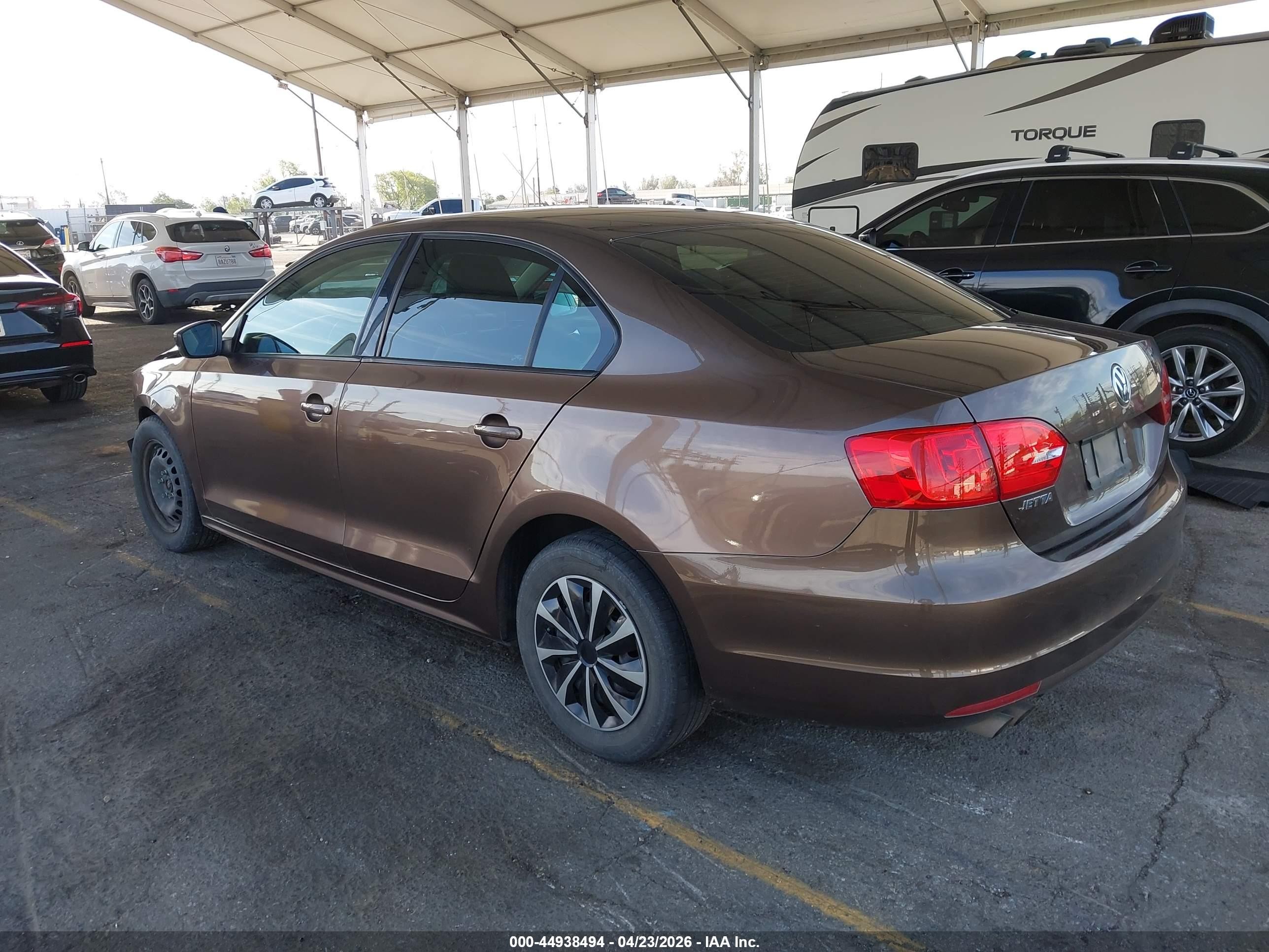 2013 Volkswagen Jetta 2.0l S Brown vin: 3VW1K7AJXDM389986