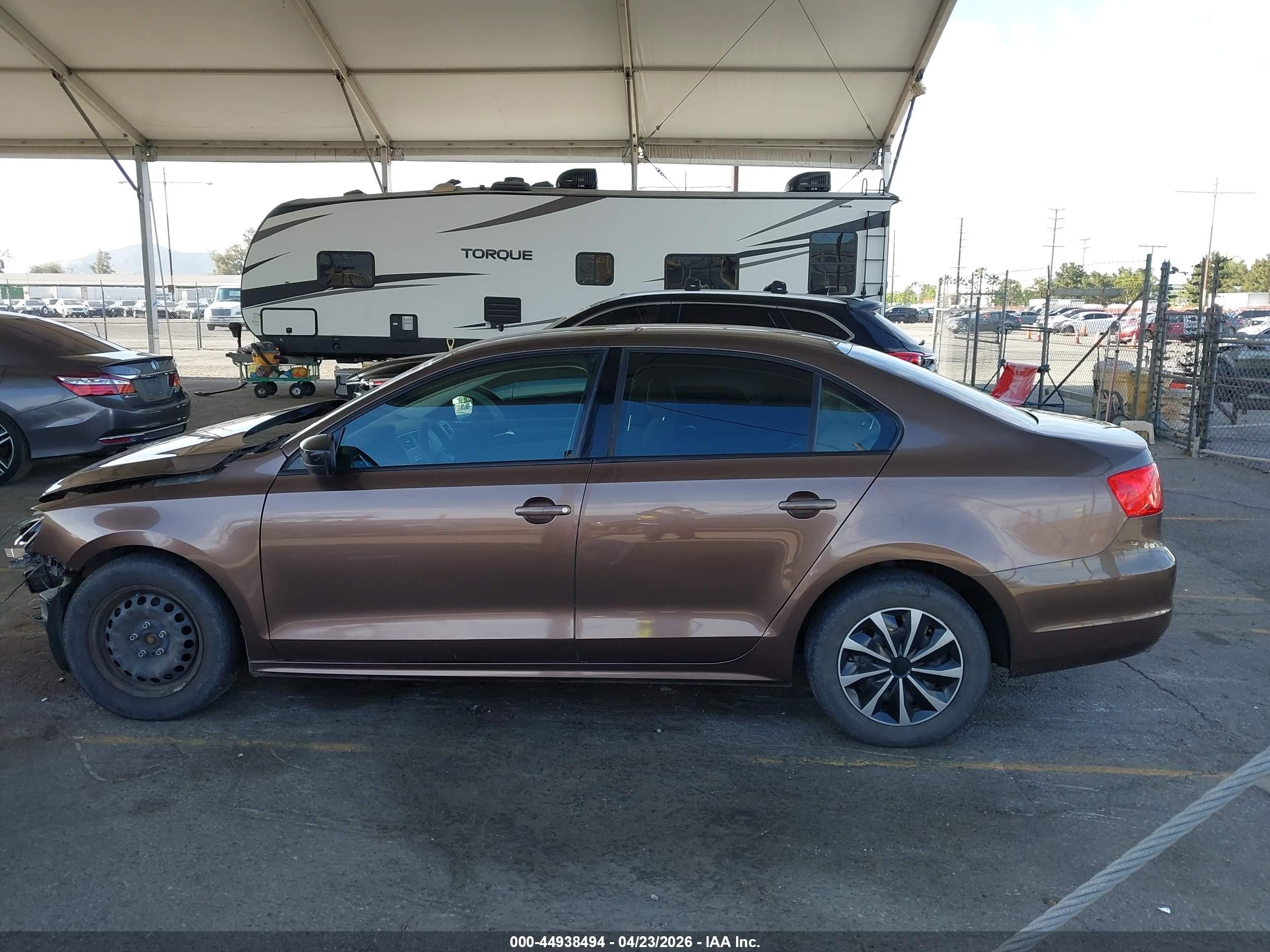 2013 Volkswagen Jetta 2.0l S Brown vin: 3VW1K7AJXDM389986