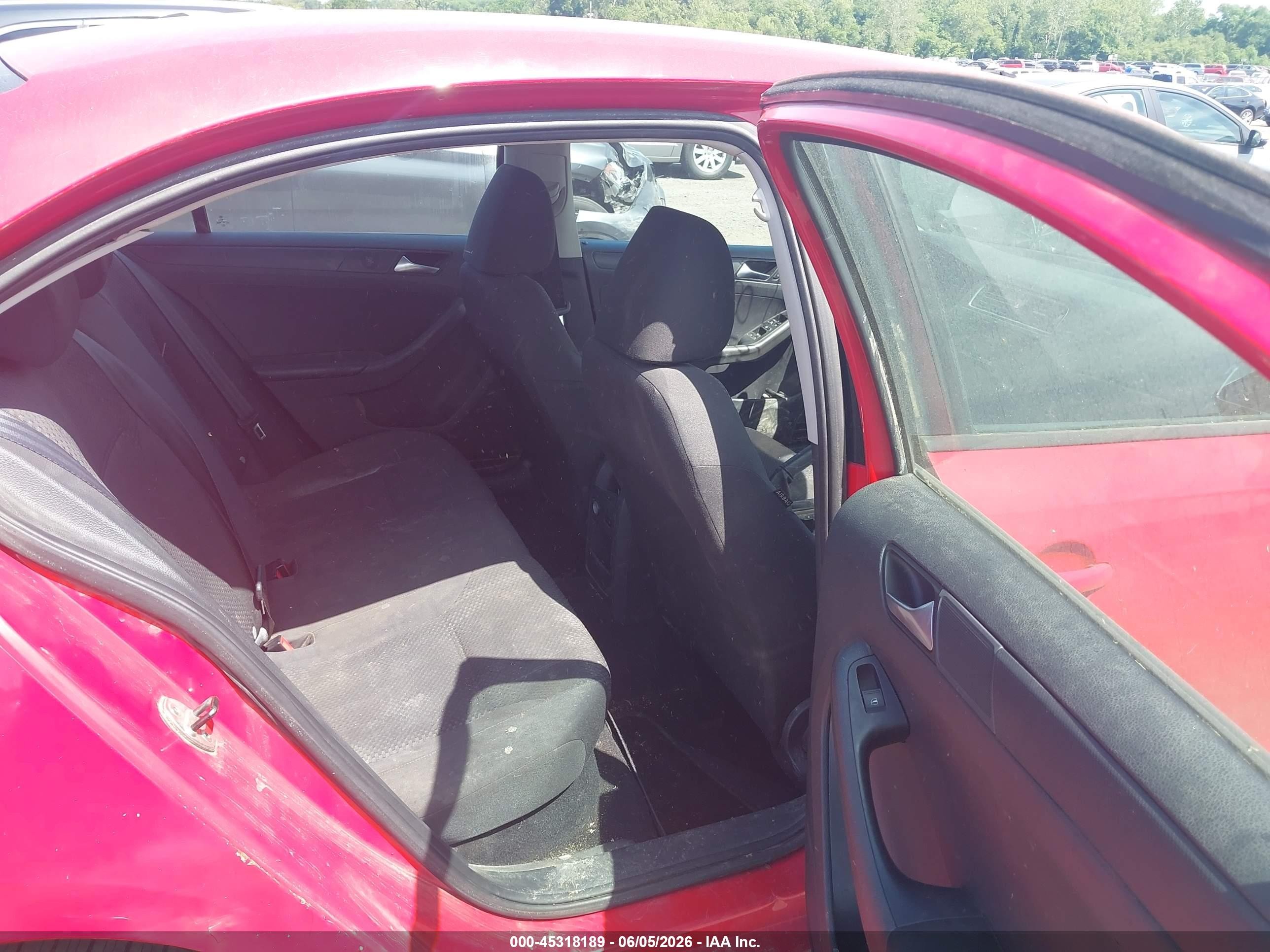 2014 Volkswagen Jetta 2.0l S Red vin: 3VW1K7AJXEM441568